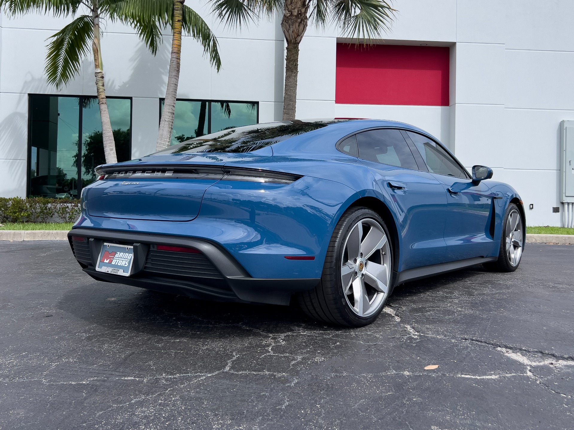 Used-2023-Porsche-Taycan
