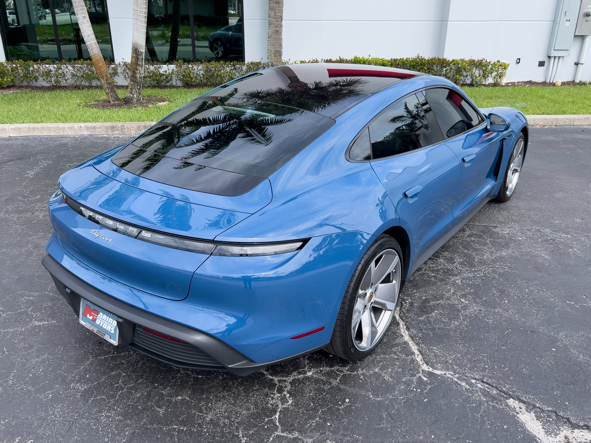 Used-2023-Porsche-Taycan