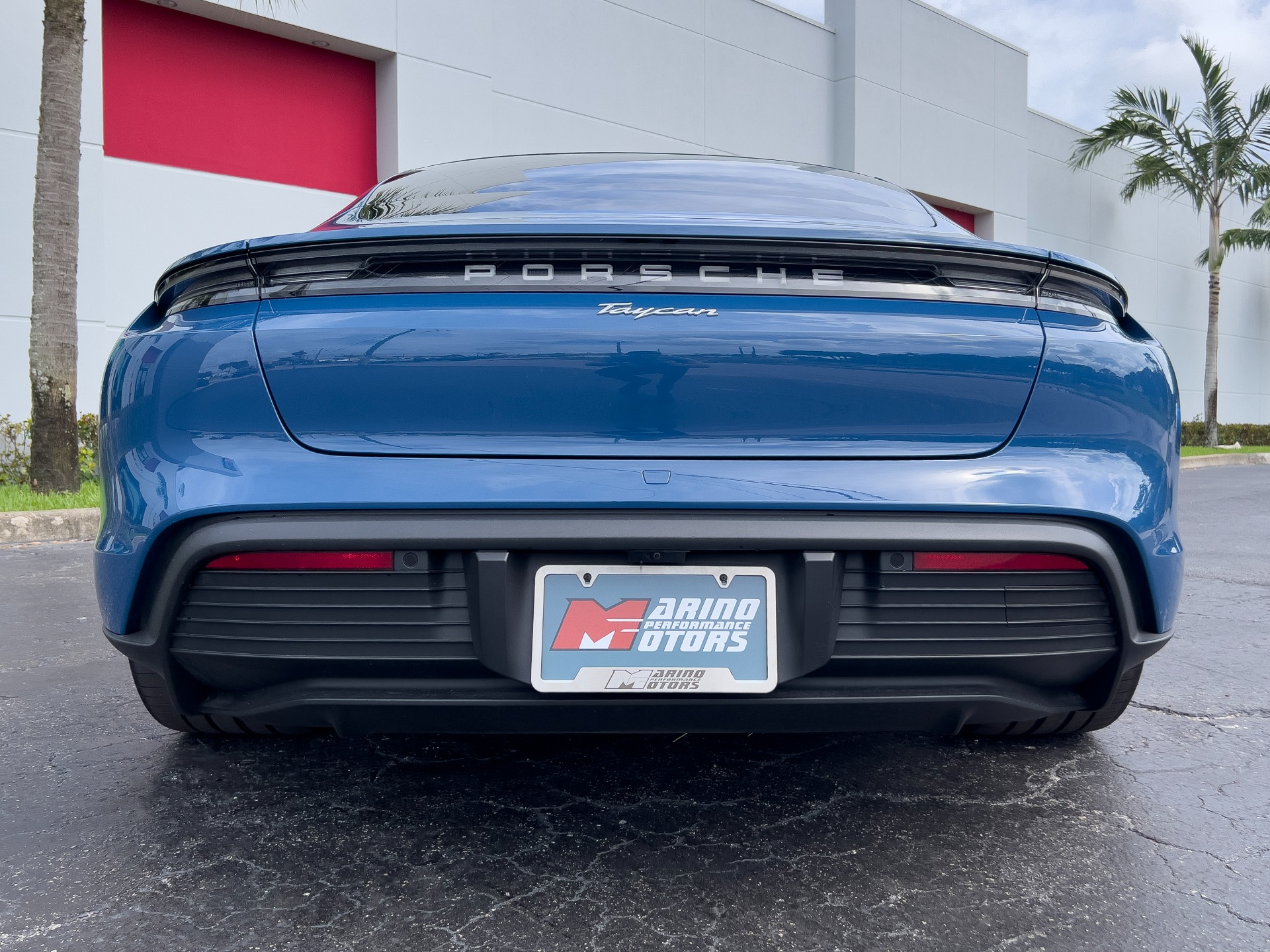Used-2023-Porsche-Taycan