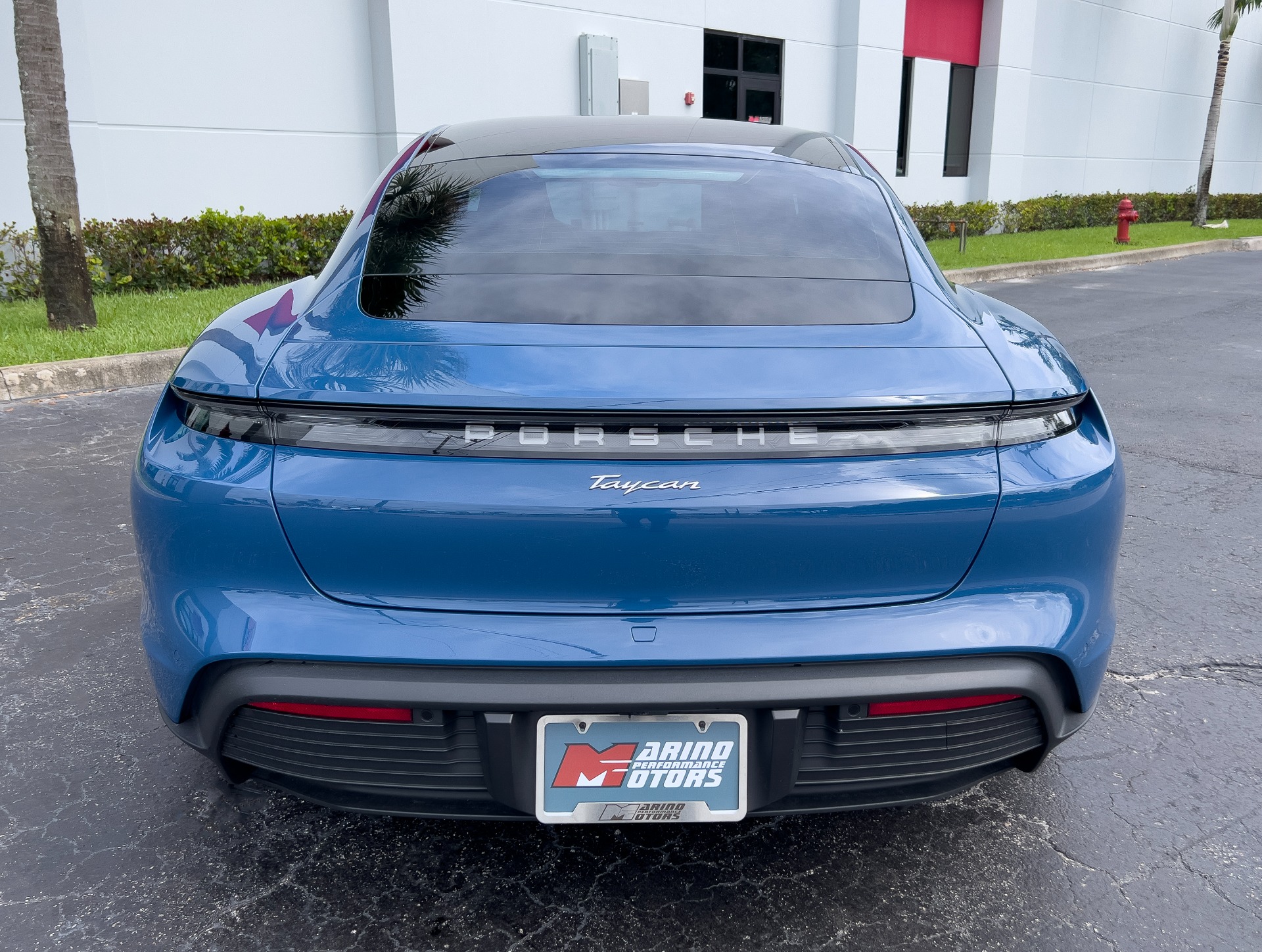 Used-2023-Porsche-Taycan