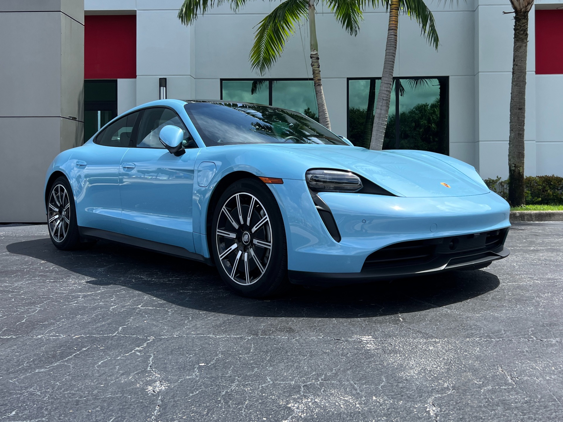 Used-2021-Porsche-Taycan