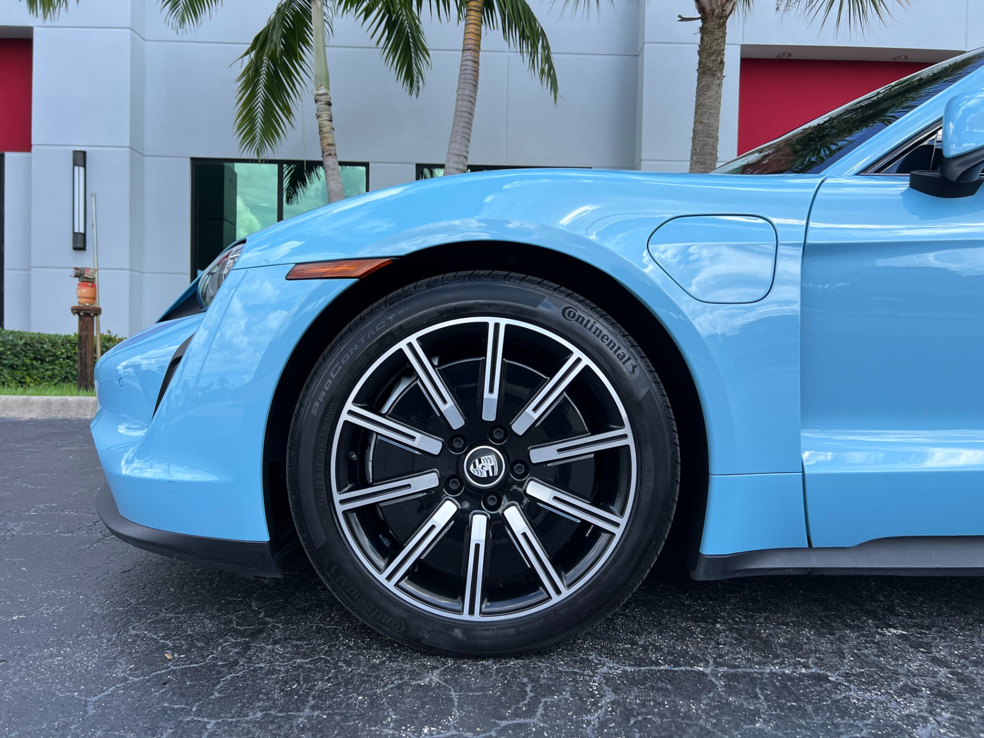 Used-2021-Porsche-Taycan