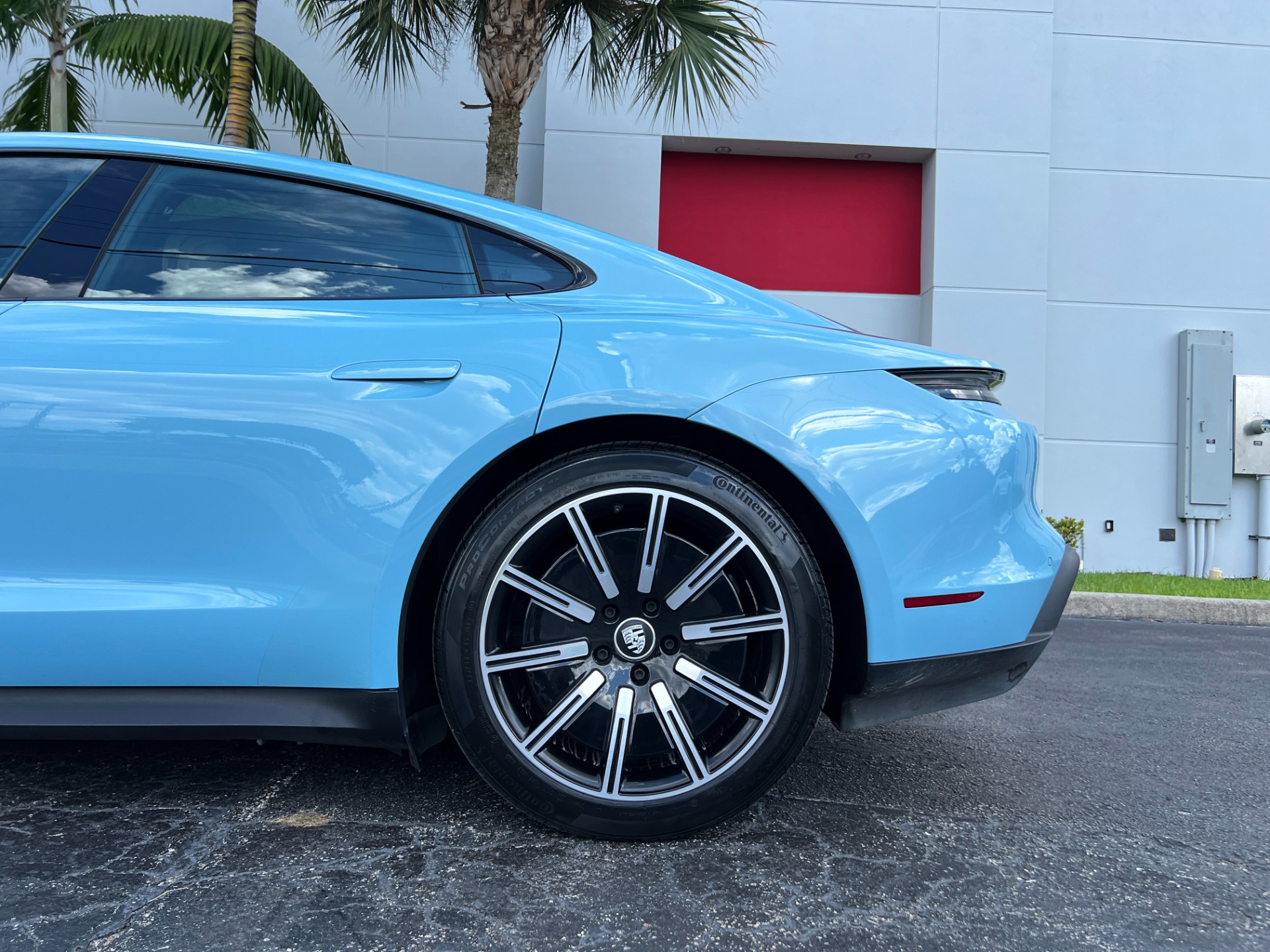 Used-2021-Porsche-Taycan