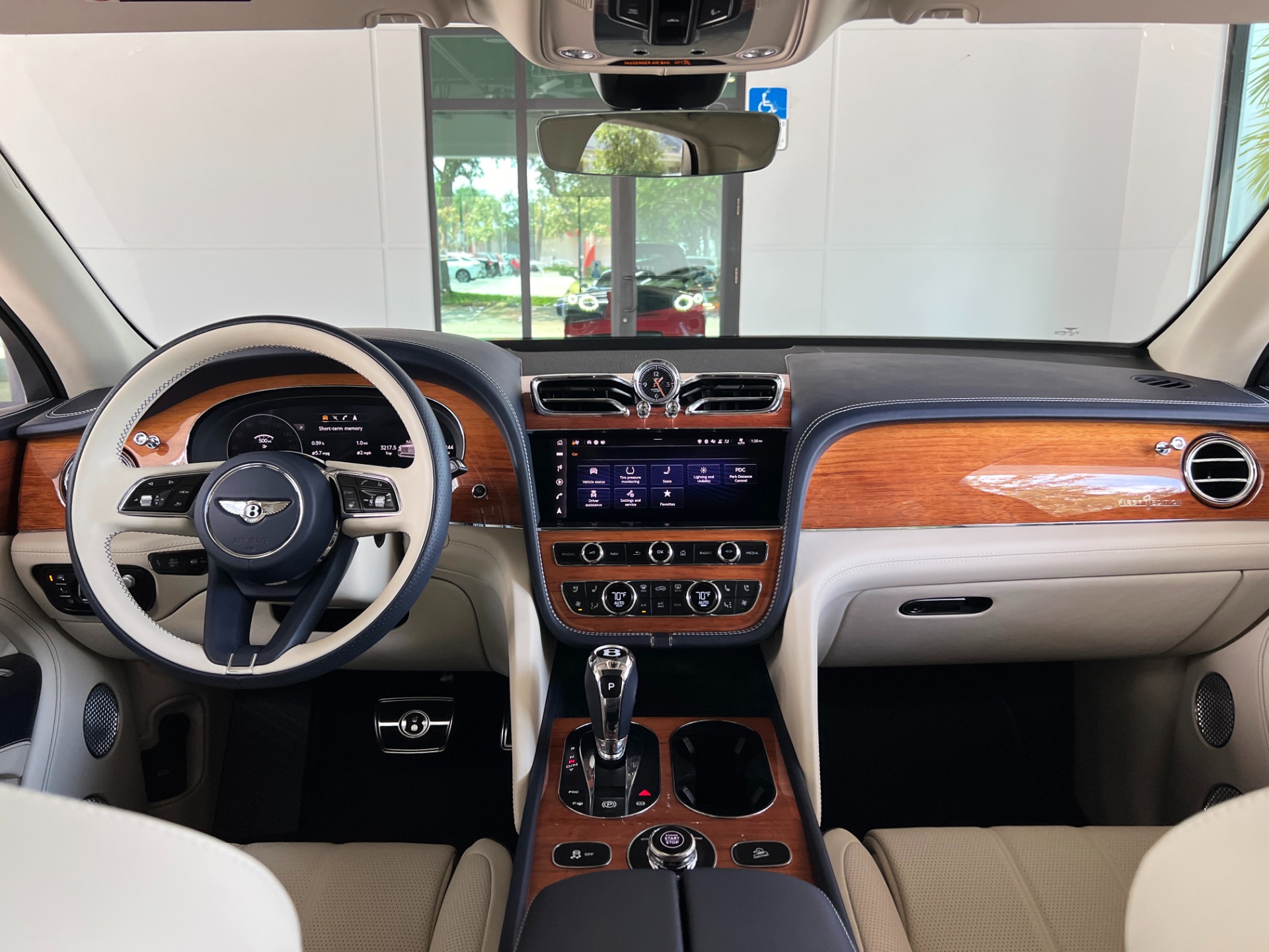 Used-2022-Bentley-Bentayga-V8