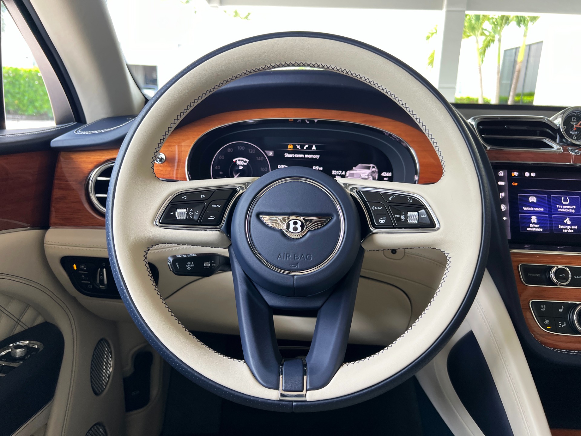 Used-2022-Bentley-Bentayga-V8