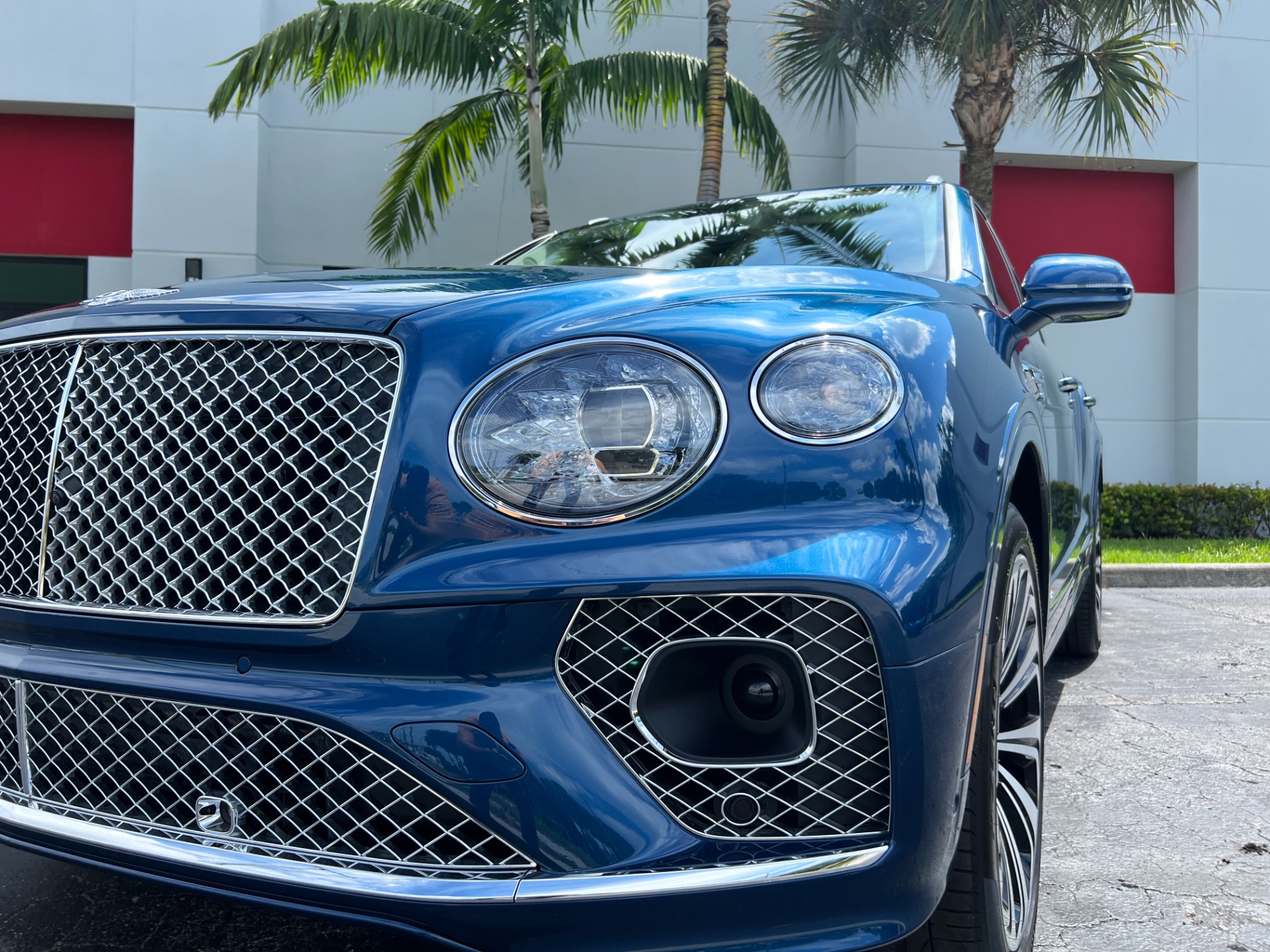 Used-2022-Bentley-Bentayga-V8