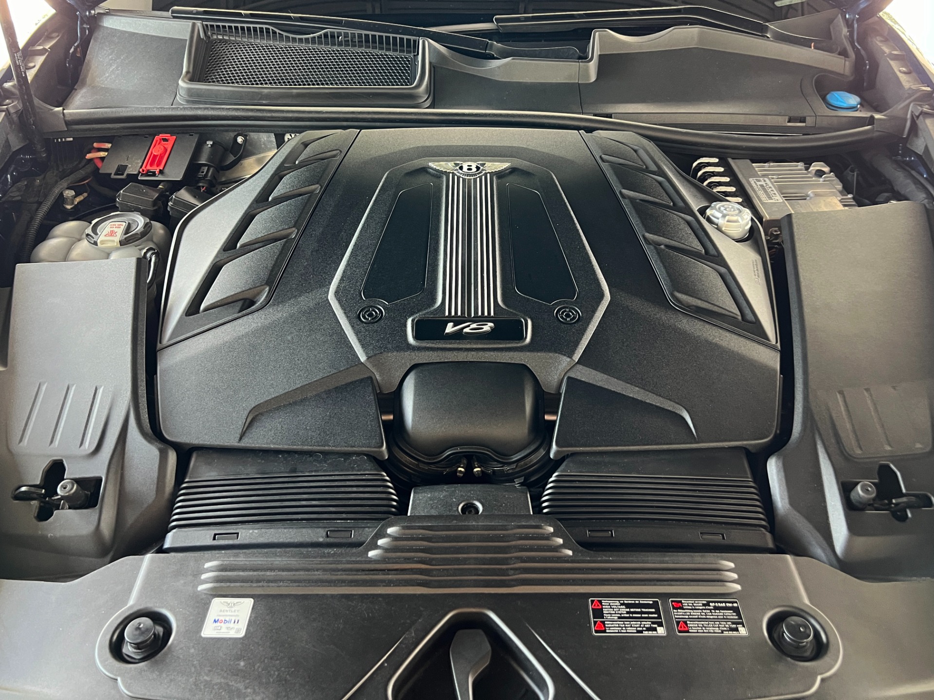Used-2022-Bentley-Bentayga-V8
