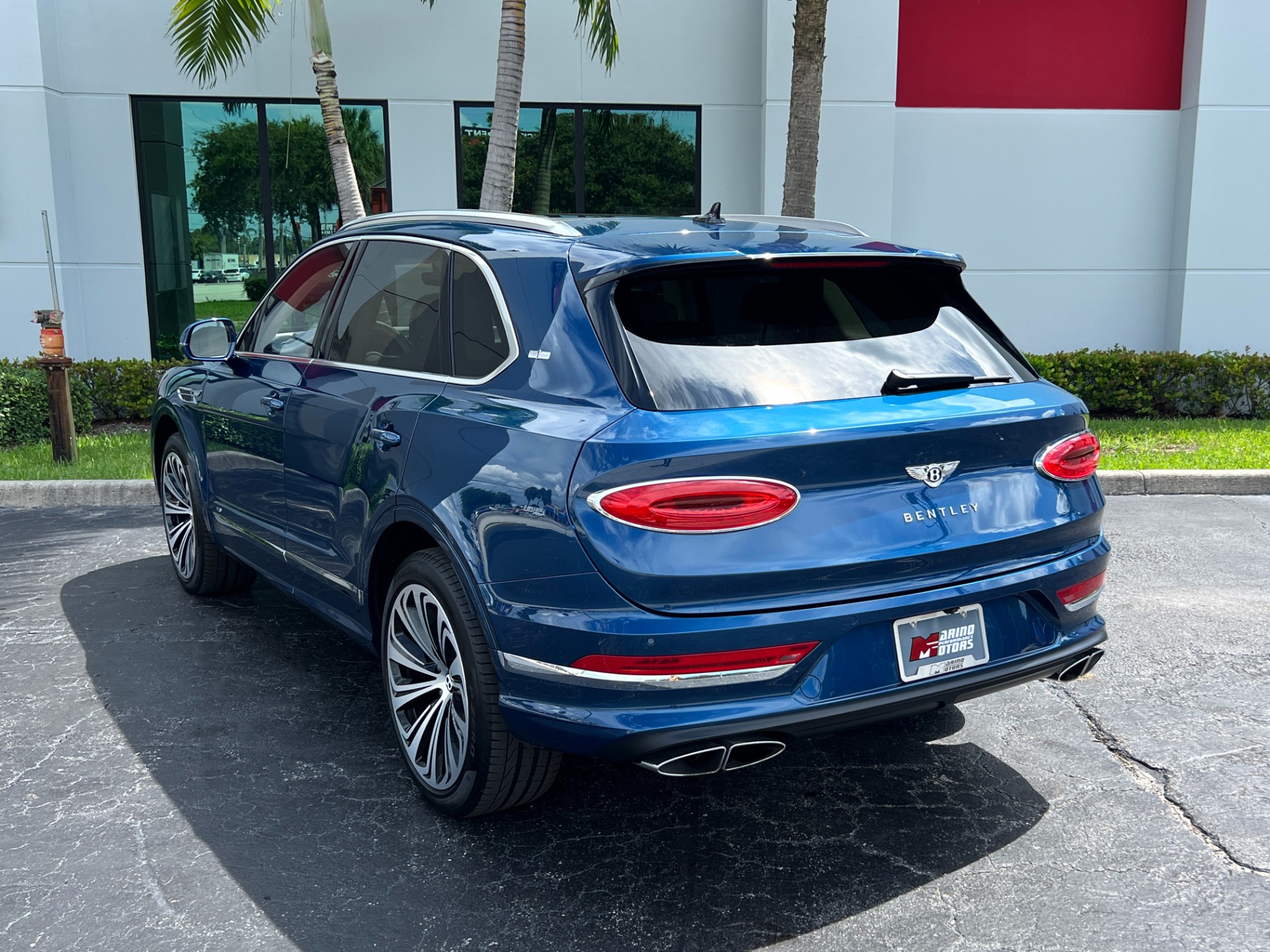 Used-2022-Bentley-Bentayga-V8