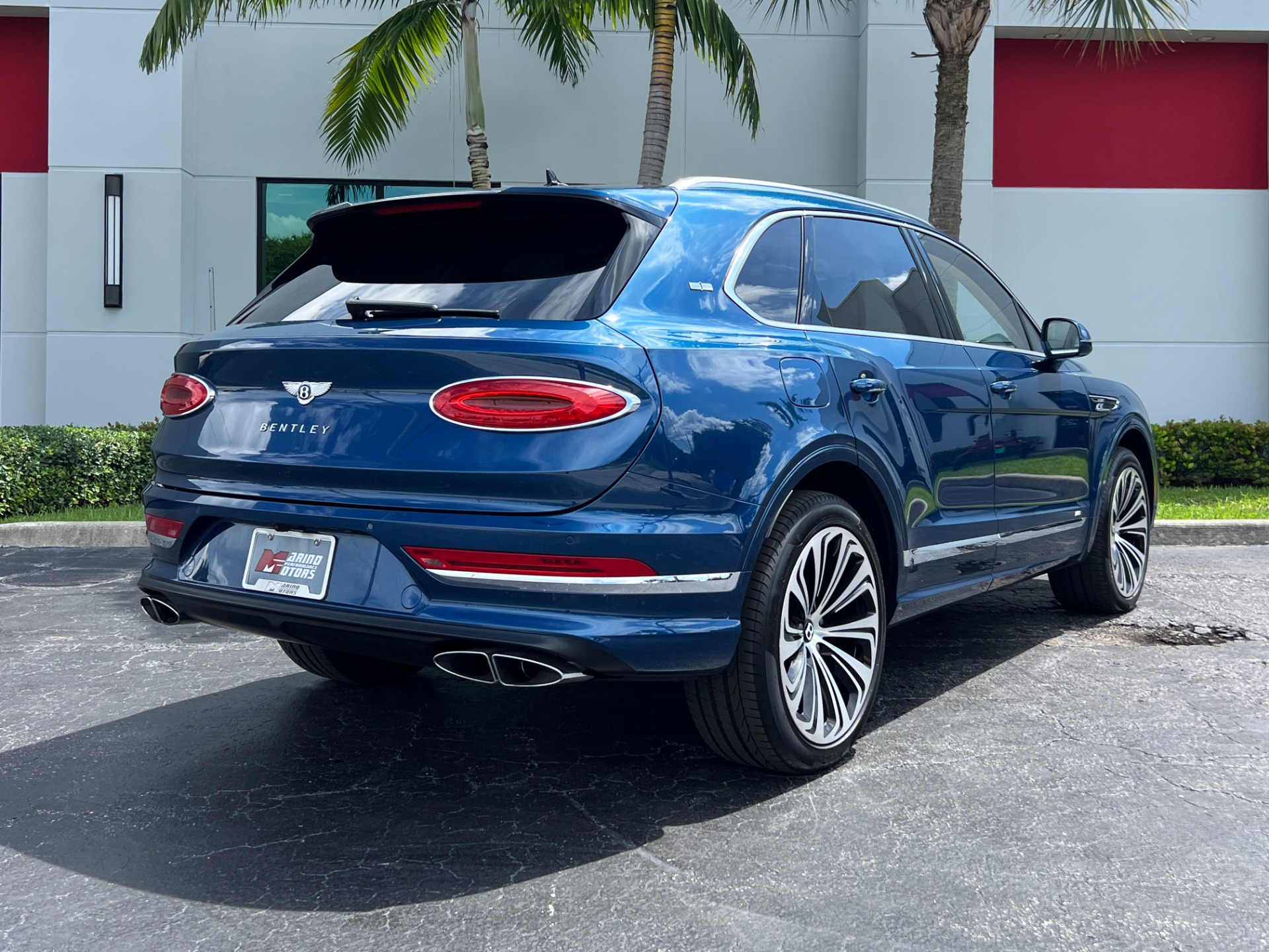 Used-2022-Bentley-Bentayga-V8