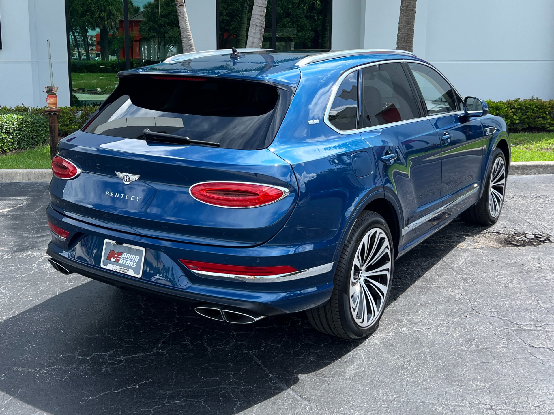 Used-2022-Bentley-Bentayga-V8