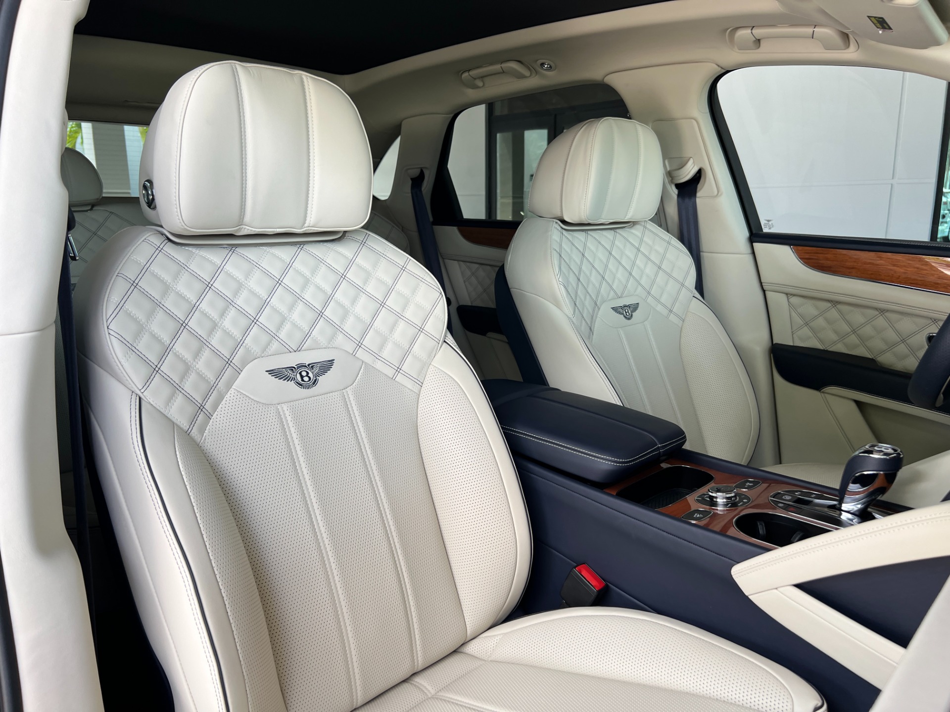 Used-2022-Bentley-Bentayga-V8