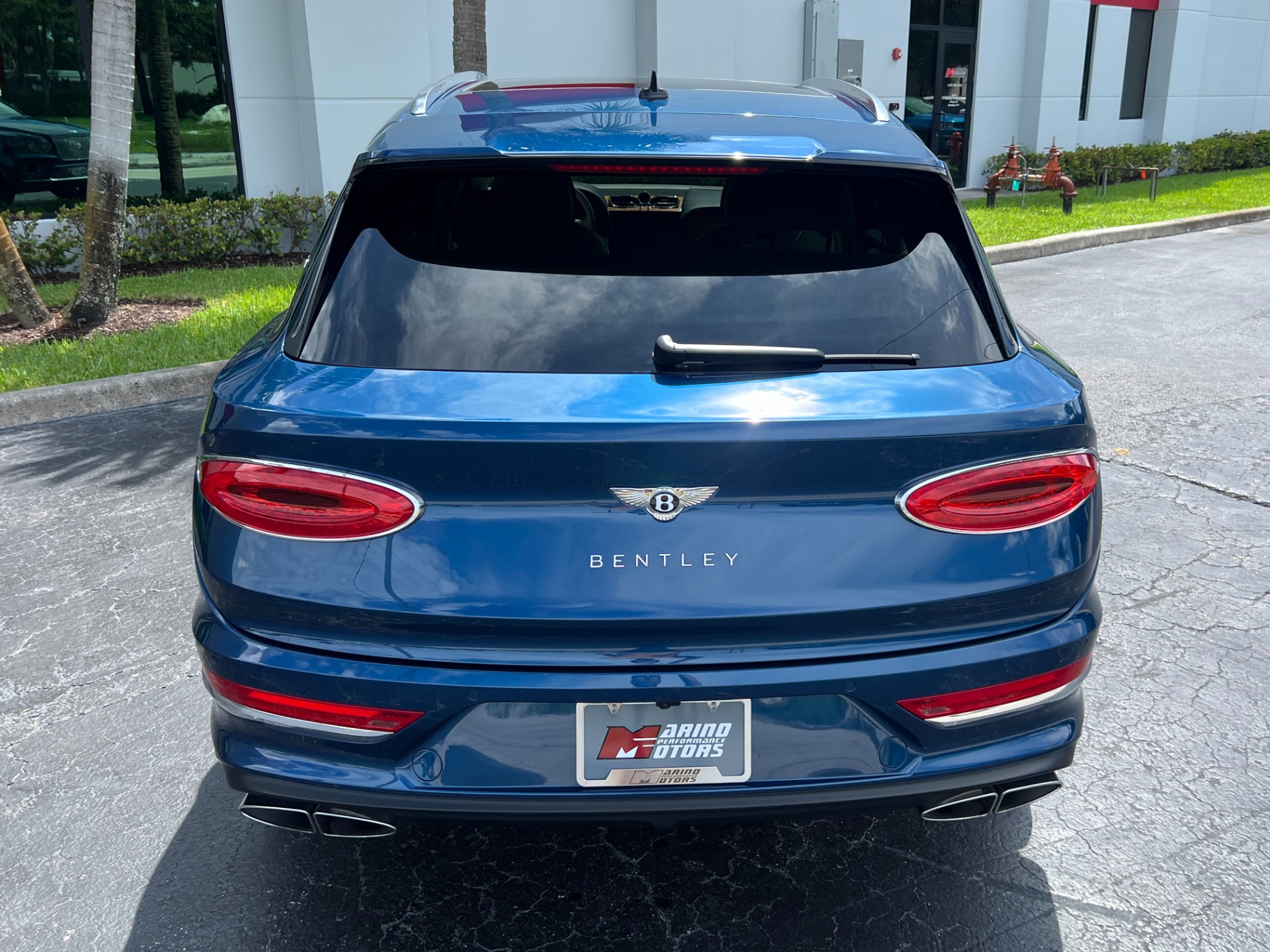 Used-2022-Bentley-Bentayga-V8