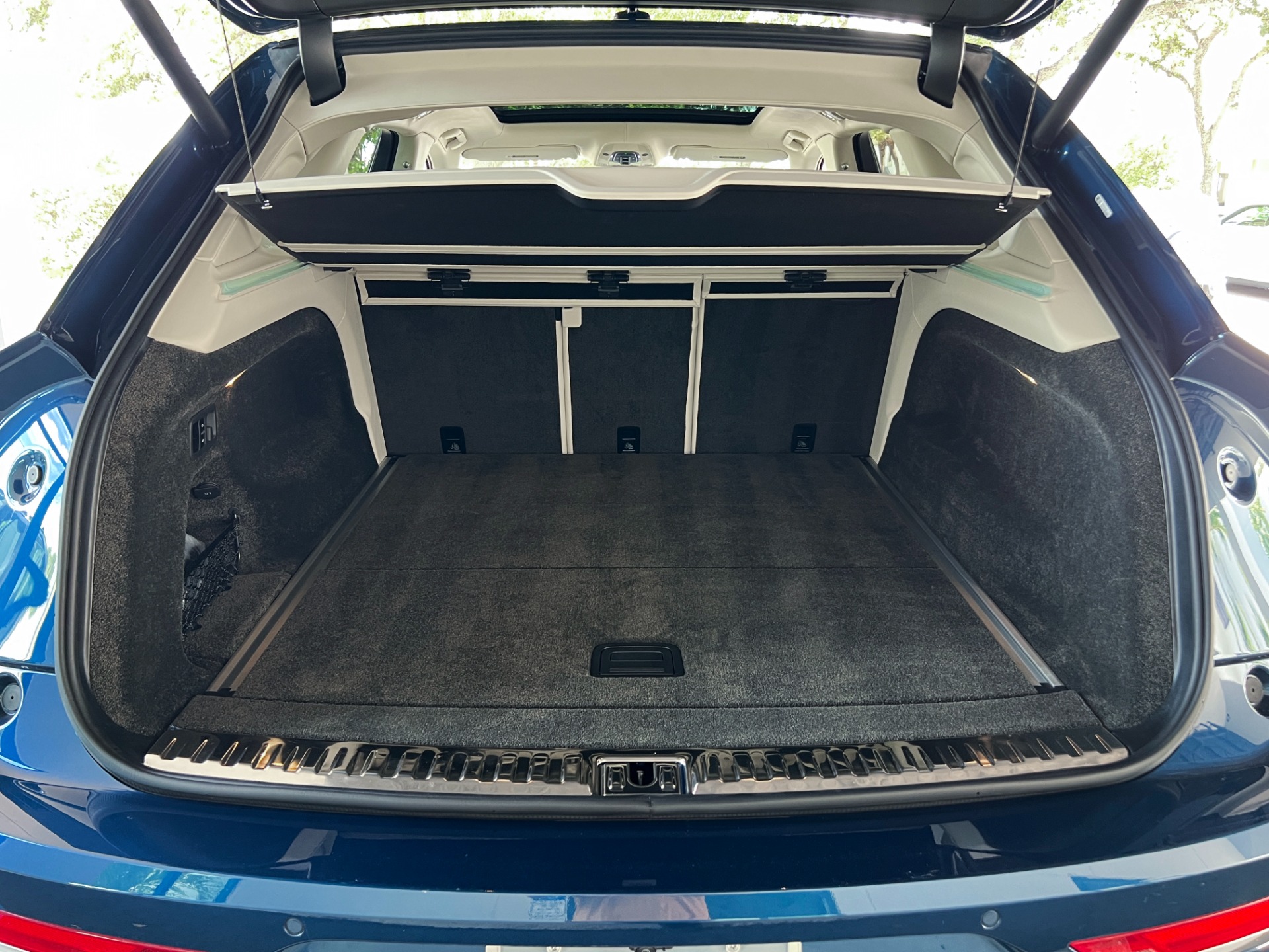 Used-2022-Bentley-Bentayga-V8