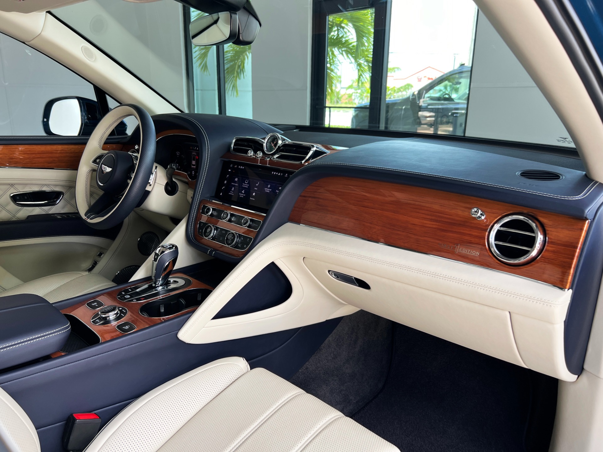 Used-2022-Bentley-Bentayga-V8