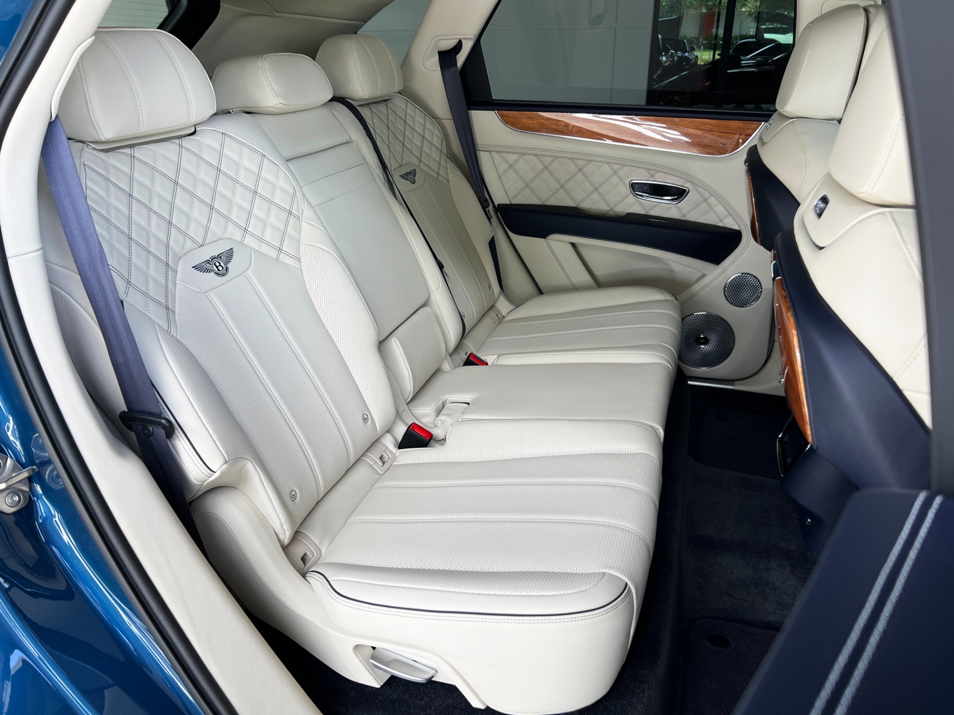 Used-2022-Bentley-Bentayga-V8