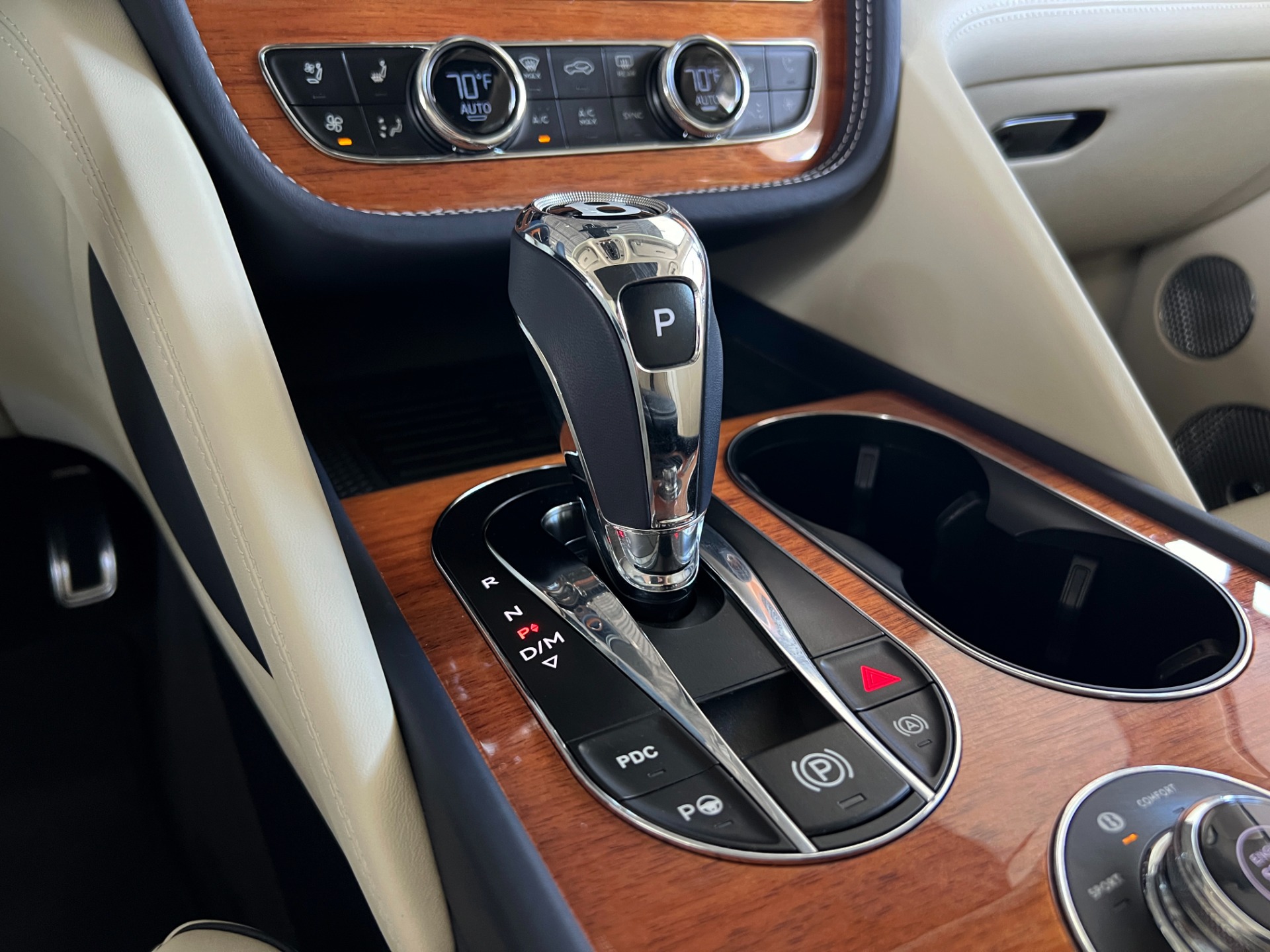 Used-2022-Bentley-Bentayga-V8