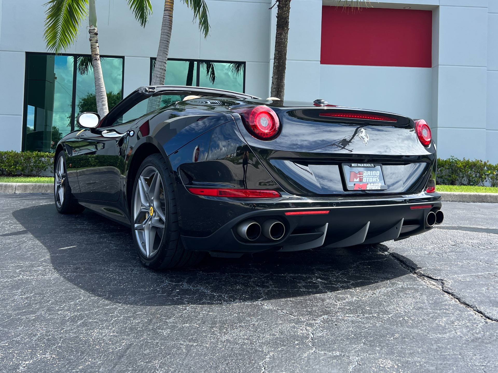 Used-2015-Ferrari-California-T