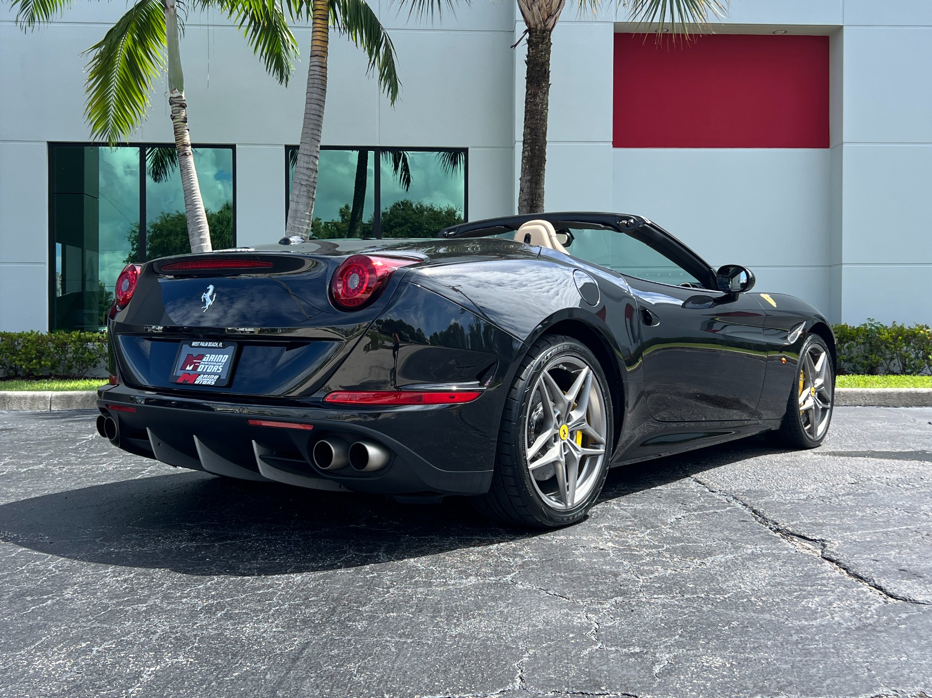 Used-2015-Ferrari-California-T