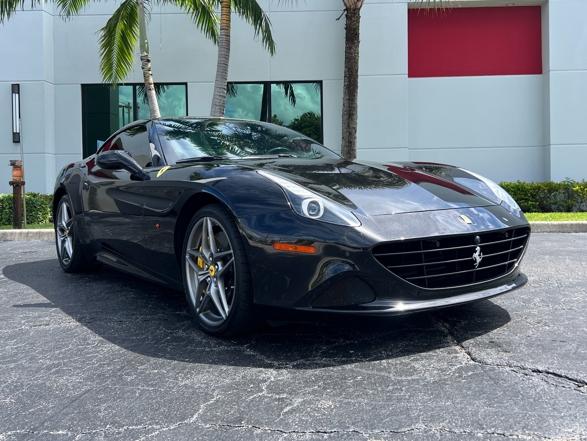Used-2015-Ferrari-California-T