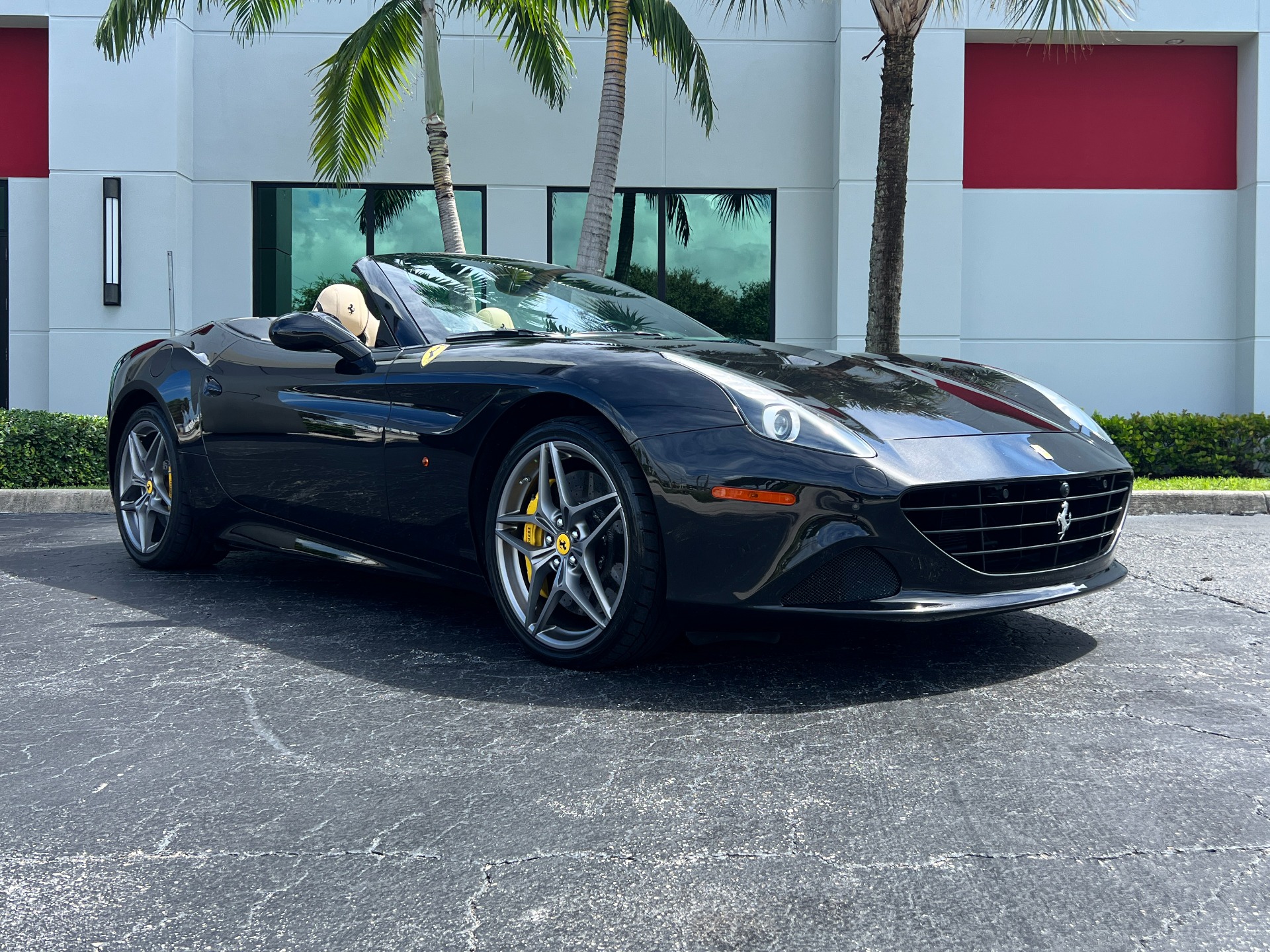 Used-2015-Ferrari-California-T