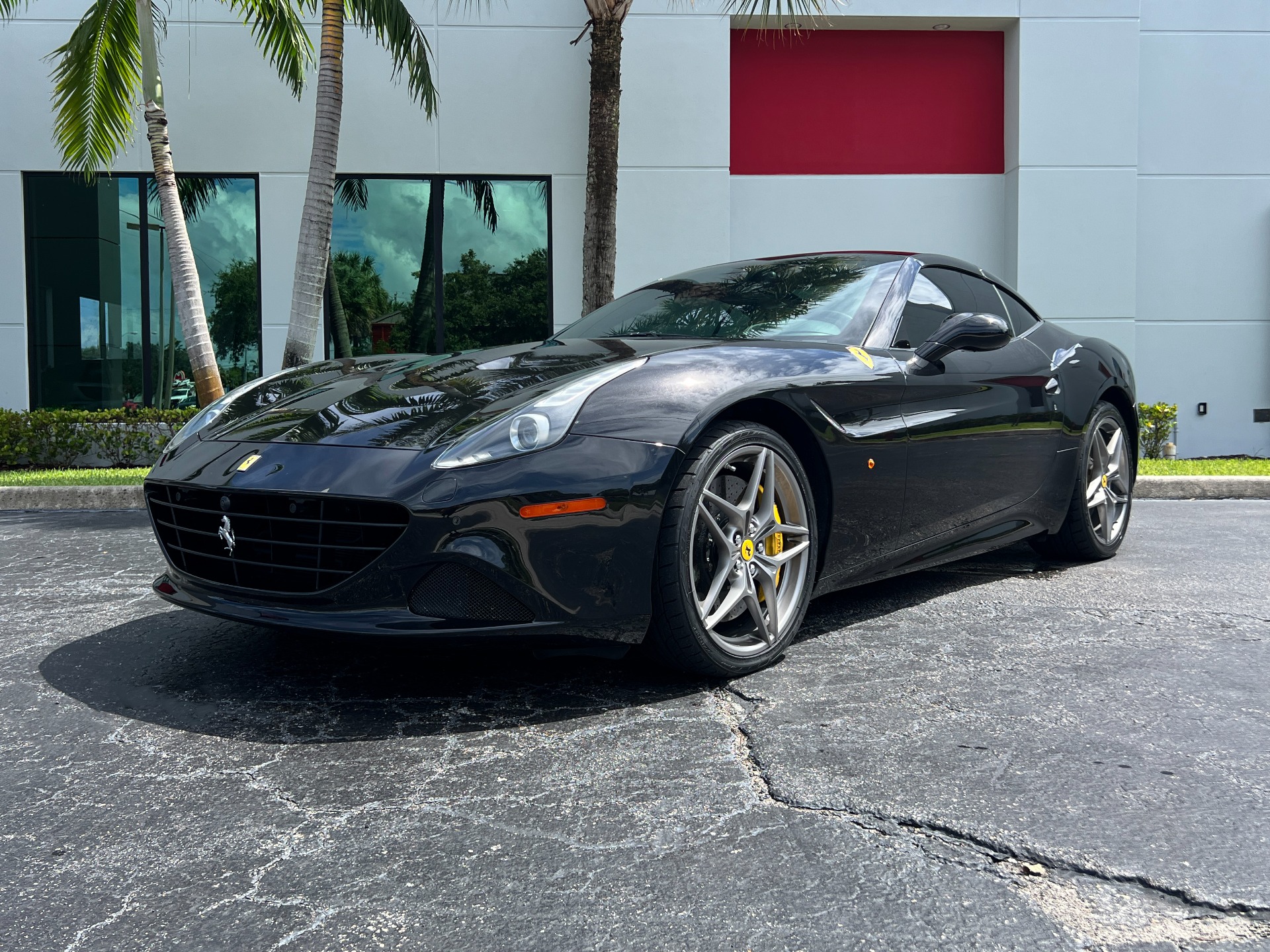 Used-2015-Ferrari-California-T