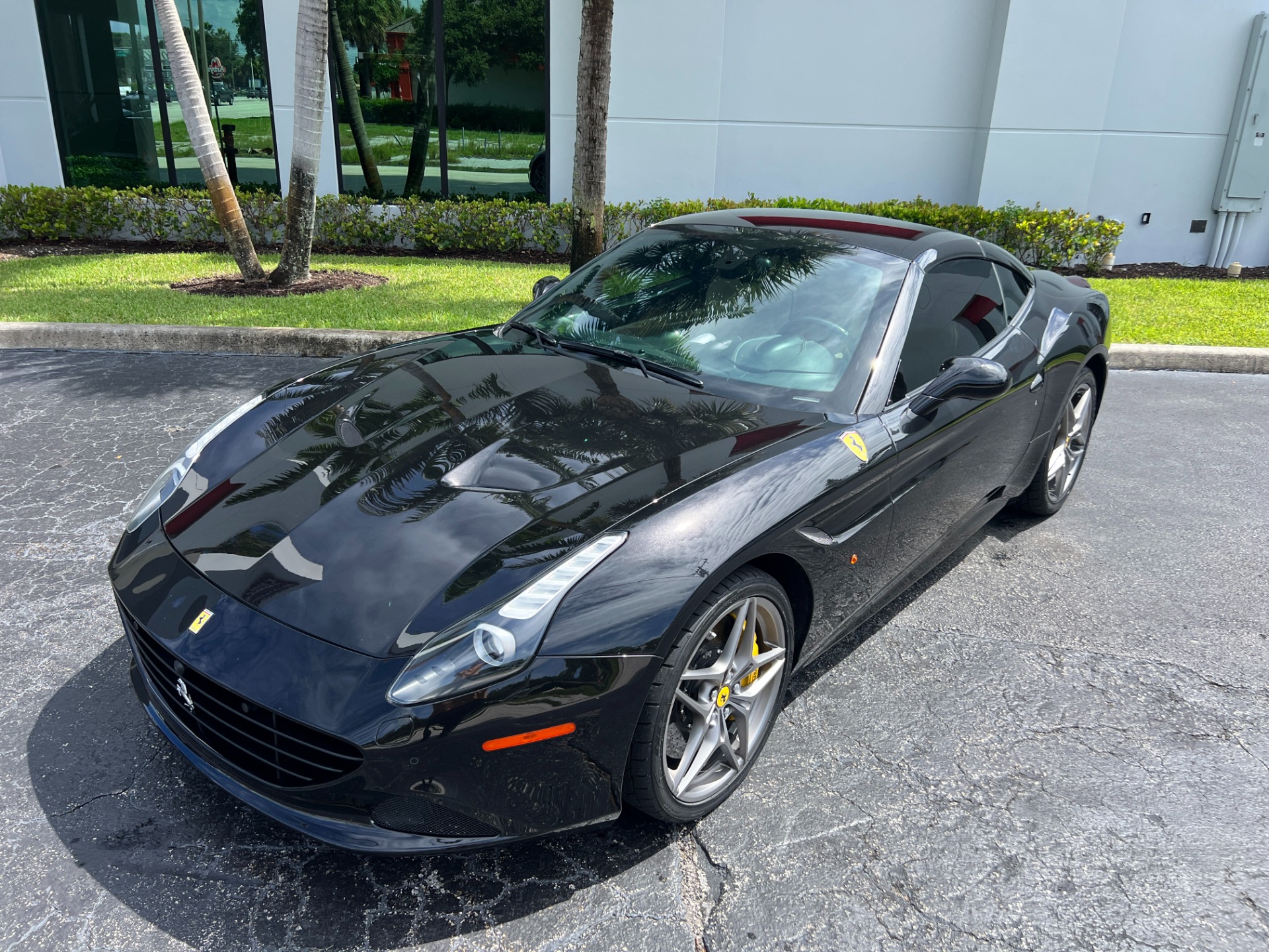 Used-2015-Ferrari-California-T