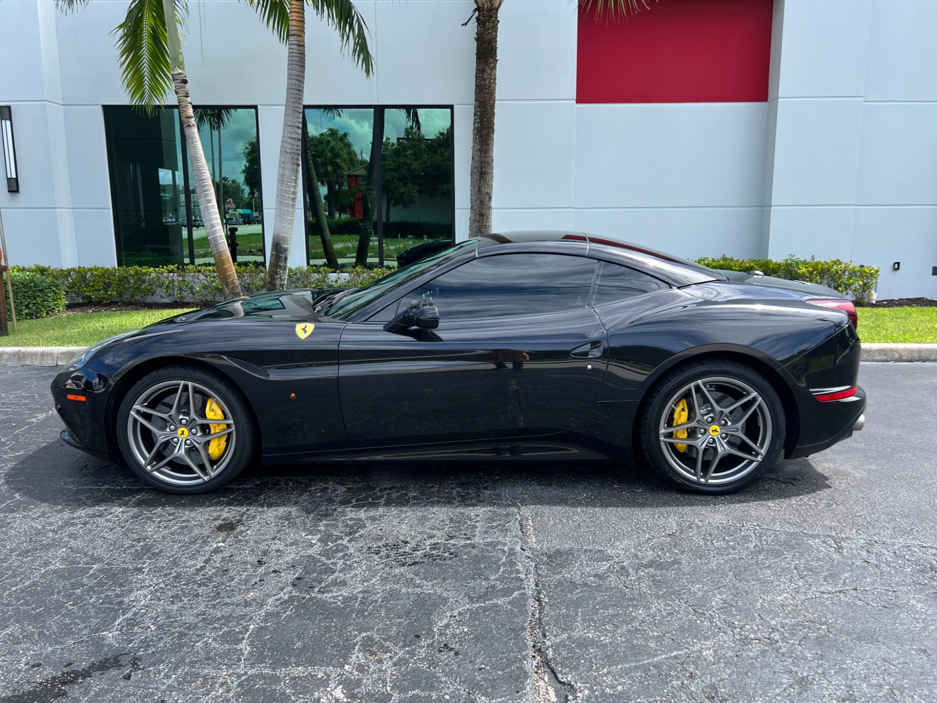Used-2015-Ferrari-California-T