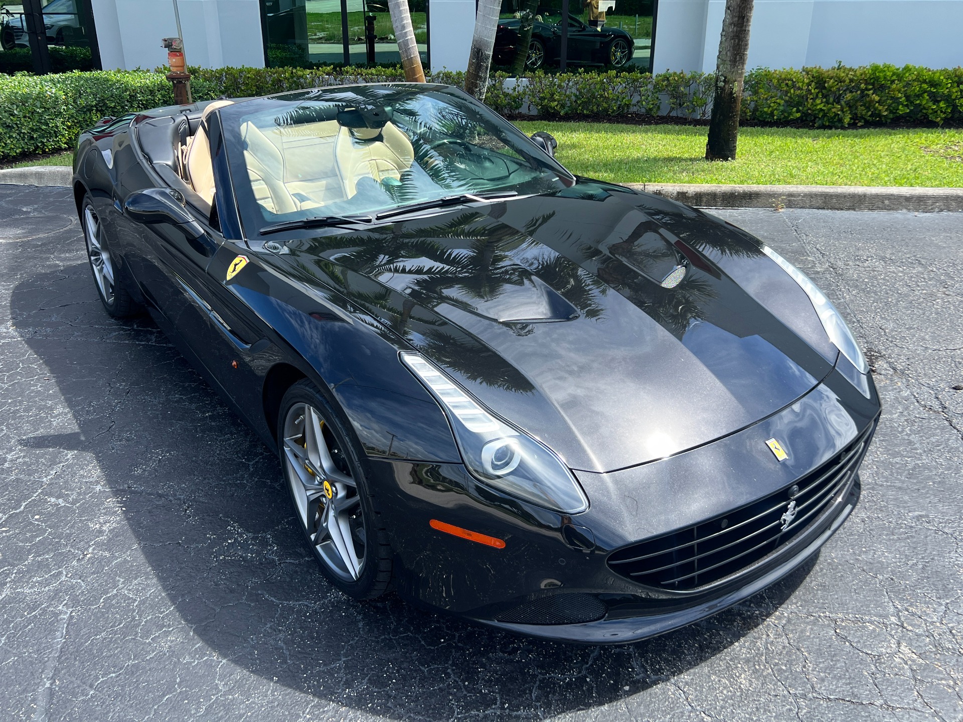 Used-2015-Ferrari-California-T