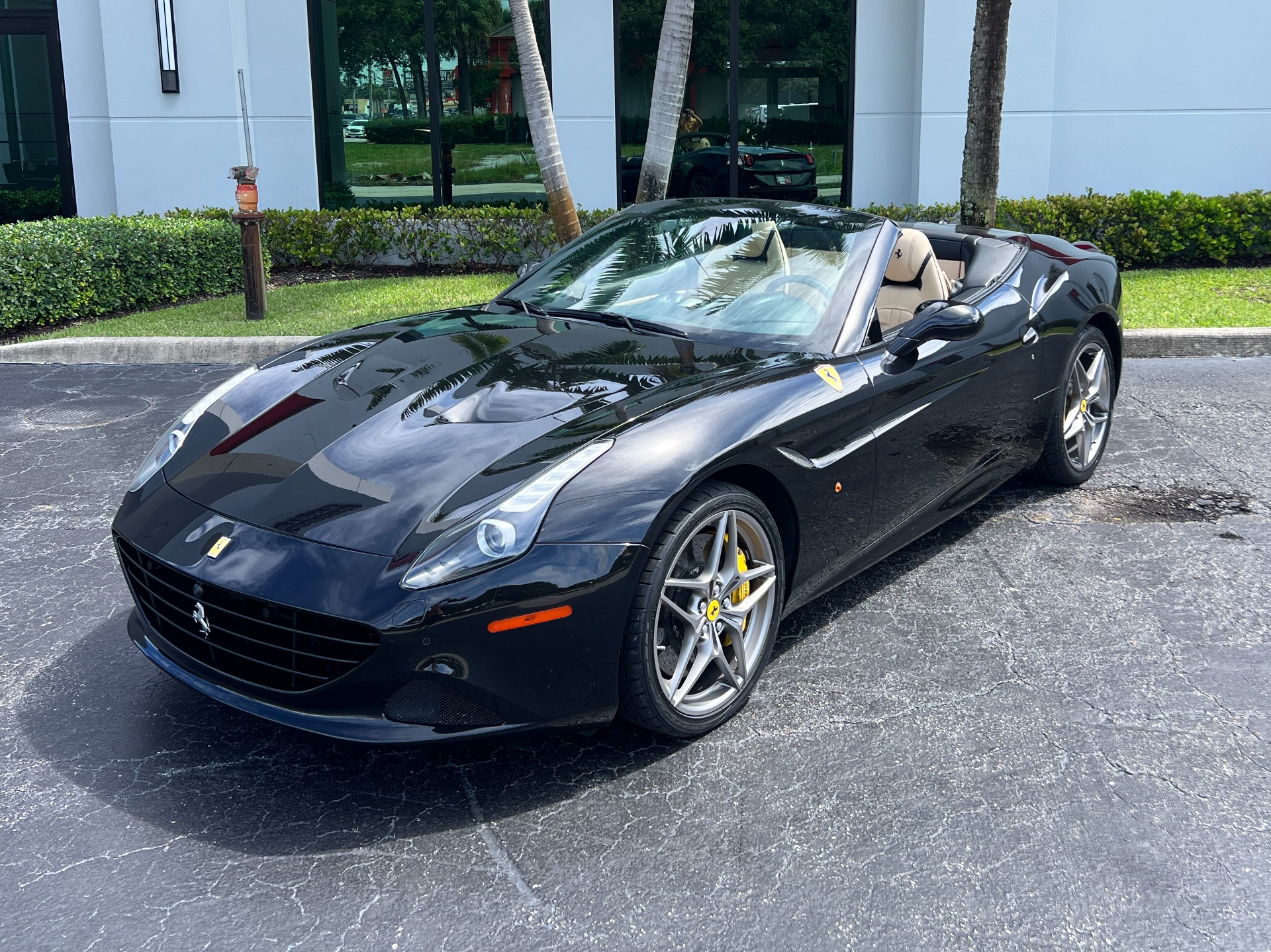 Used-2015-Ferrari-California-T
