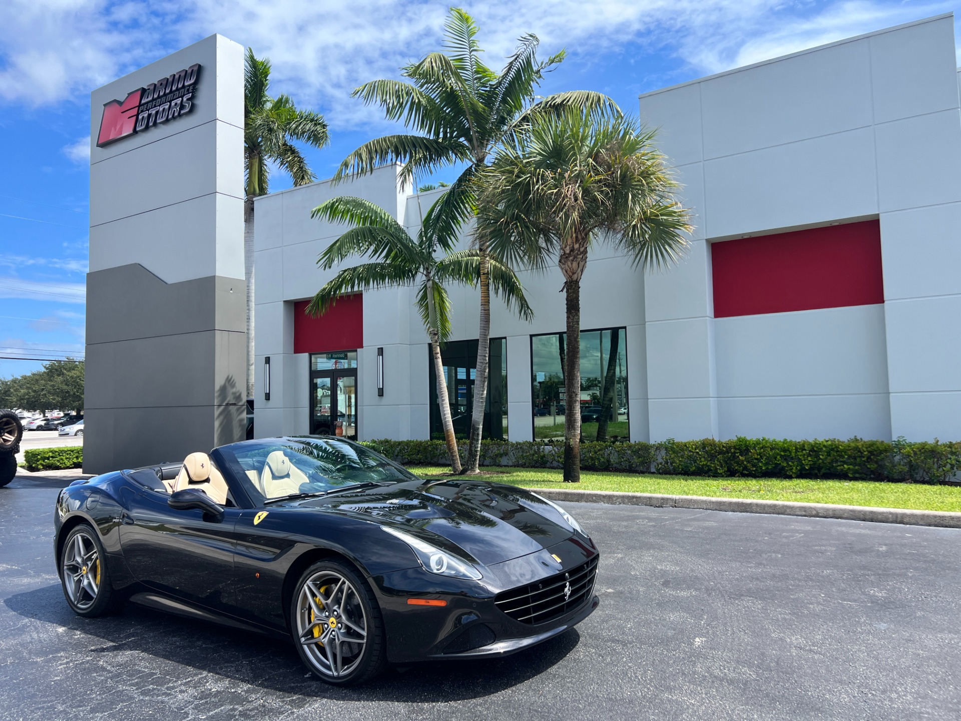 Used-2015-Ferrari-California-T