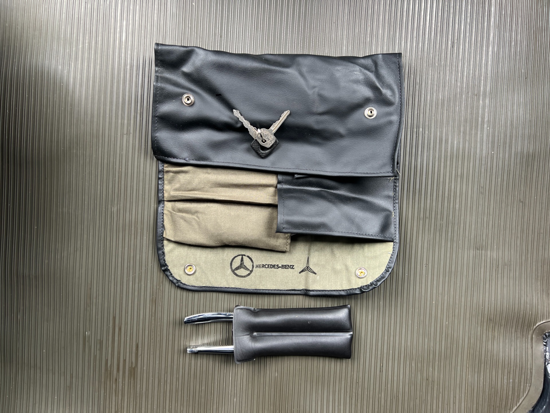Used-1971-Mercedes-Benz-280SL