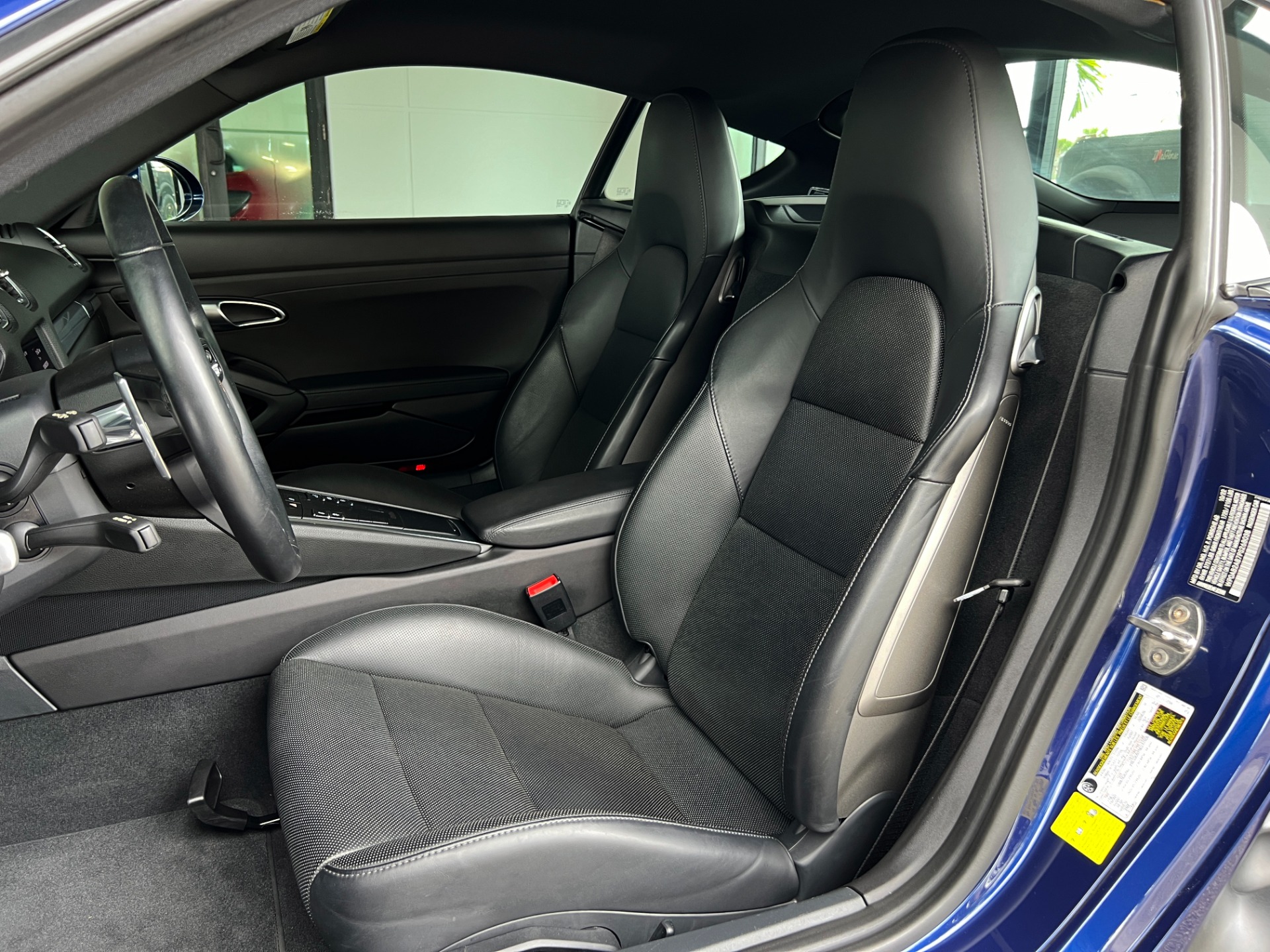 Used-2023-Porsche-718-Cayman-S