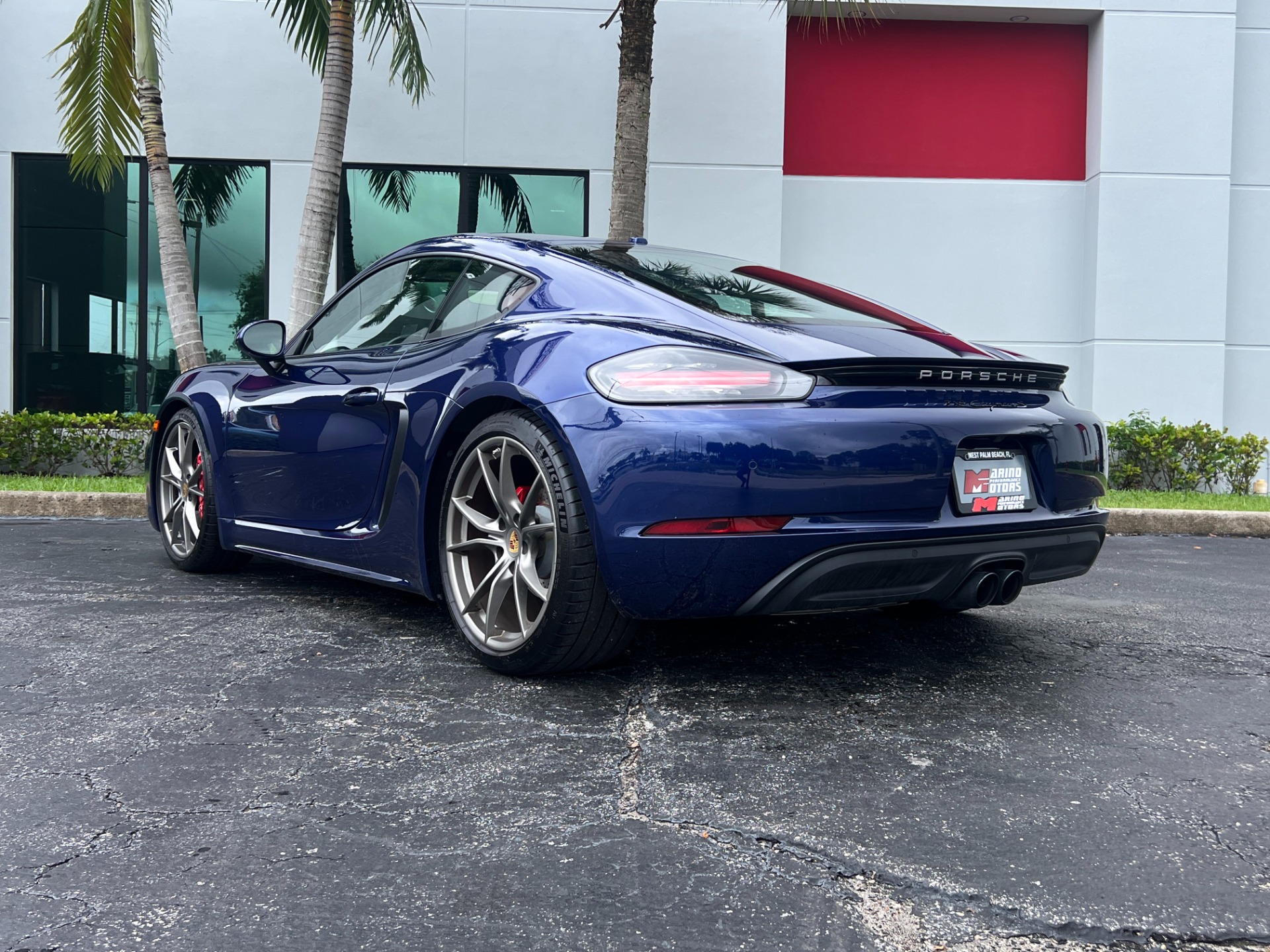 Used-2023-Porsche-718-Cayman-S