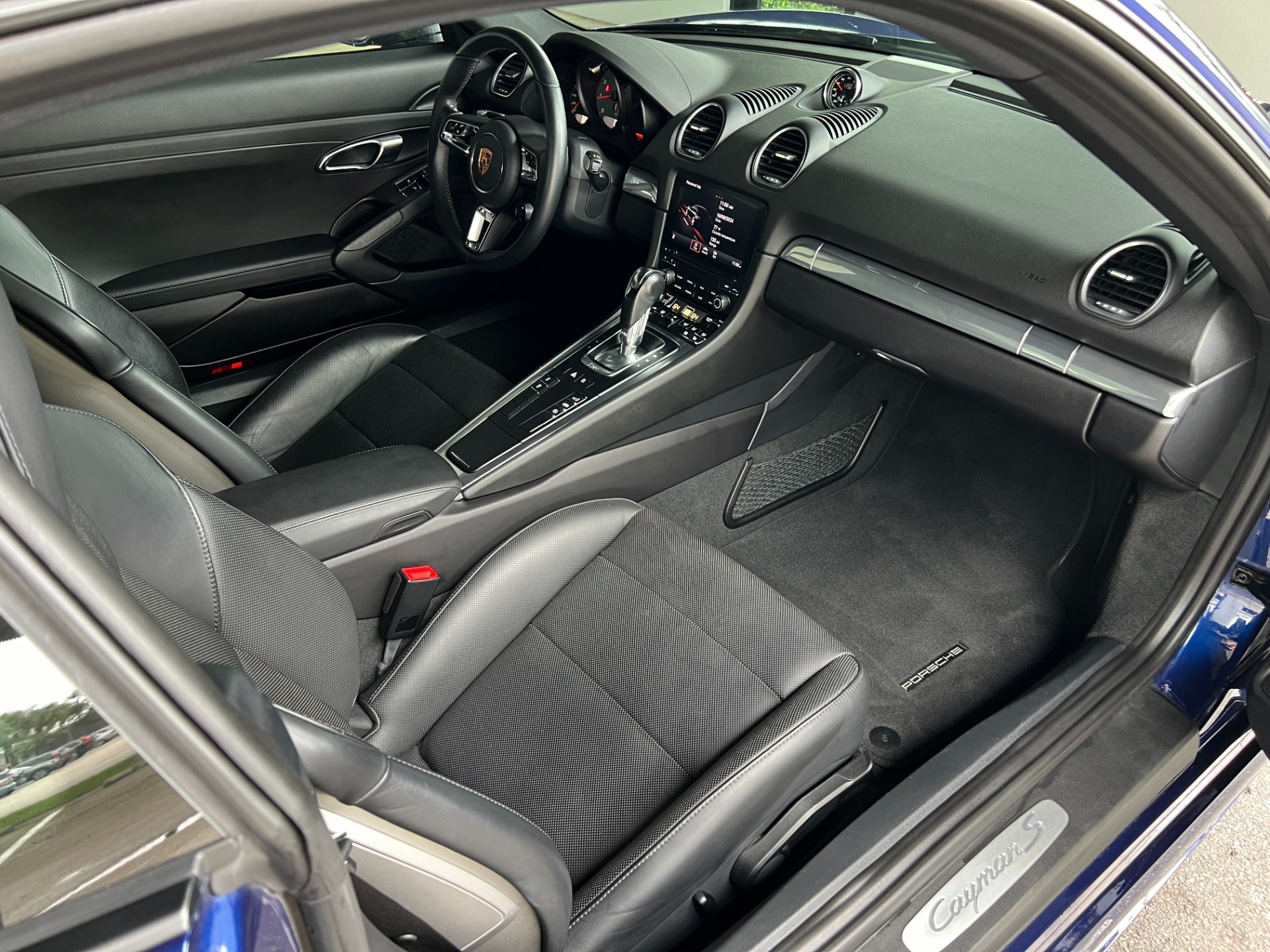 Used-2023-Porsche-718-Cayman-S