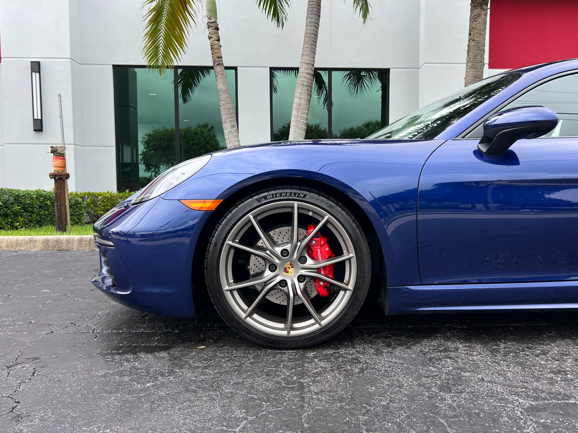 Used-2023-Porsche-718-Cayman-S