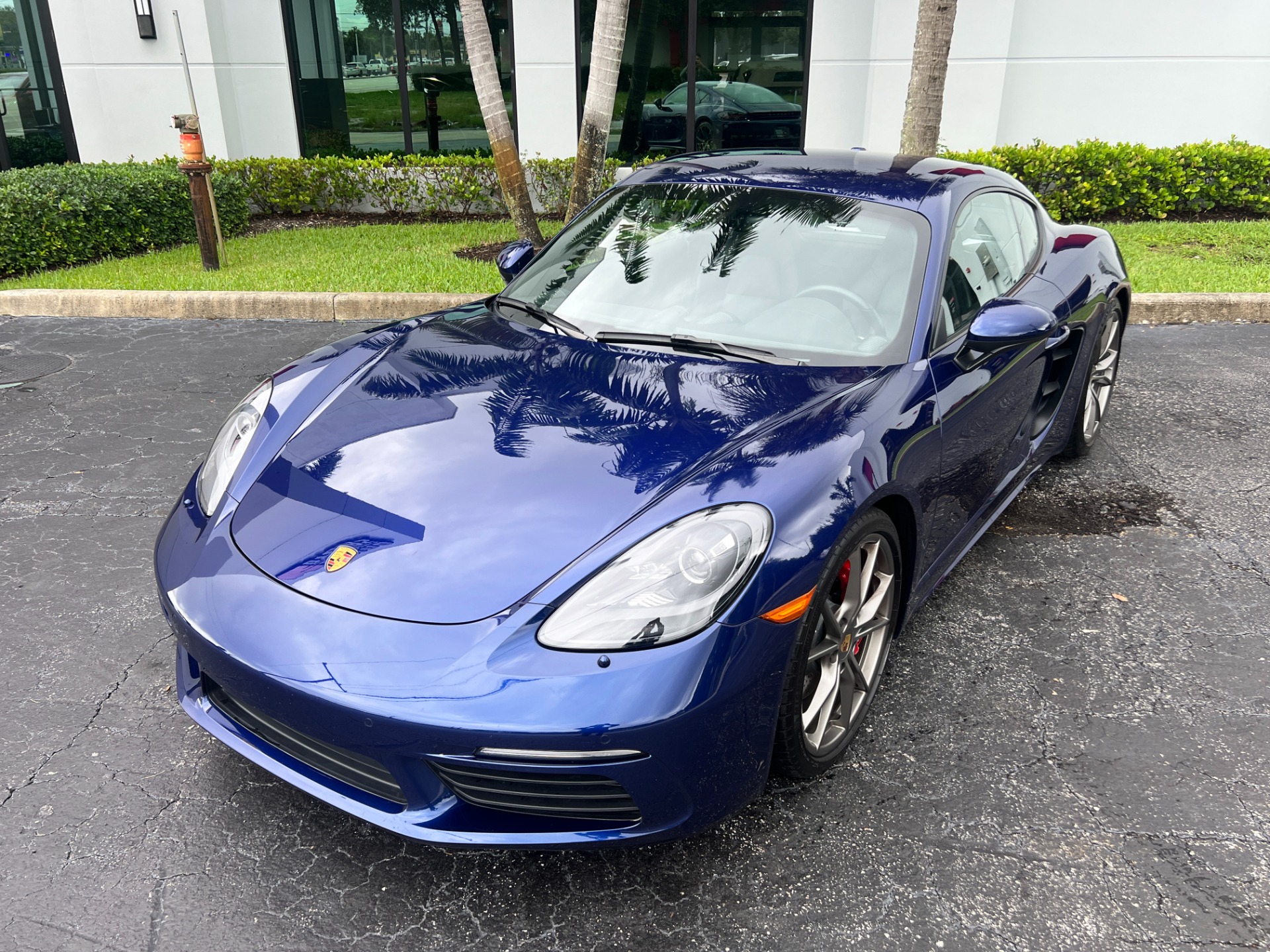 Used-2023-Porsche-718-Cayman-S