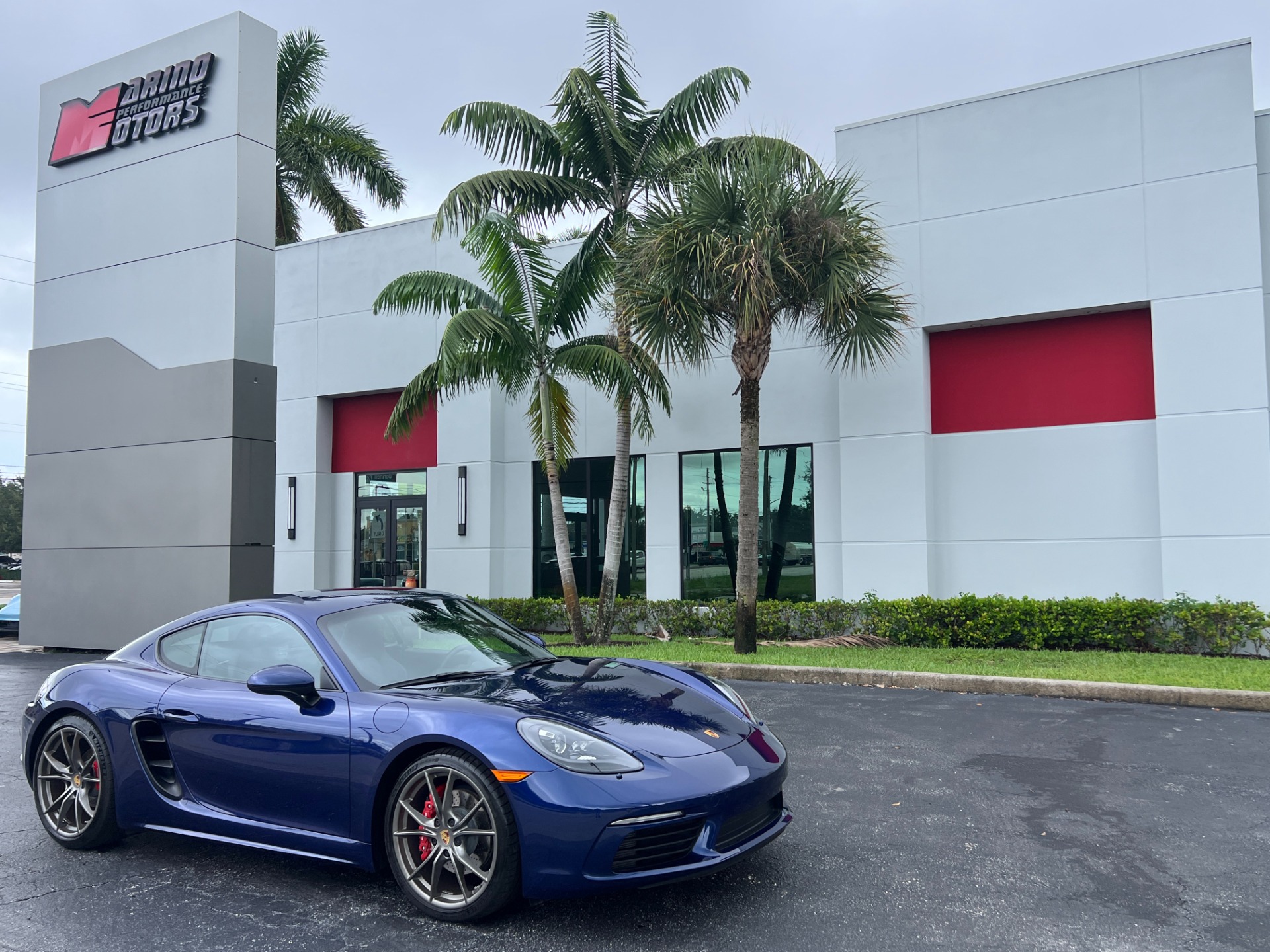 Used-2023-Porsche-718-Cayman-S