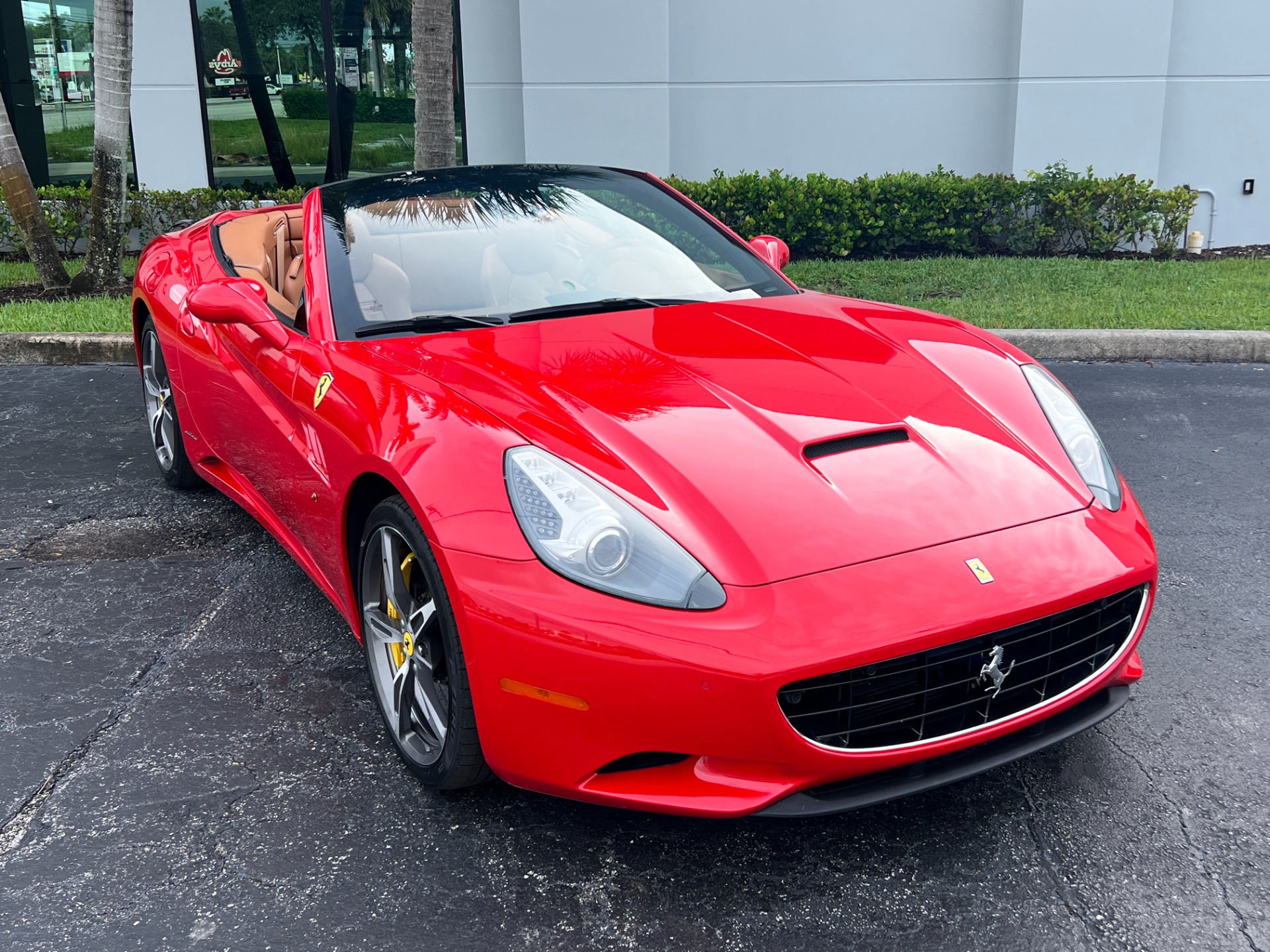 Used-2014-Ferrari-California
