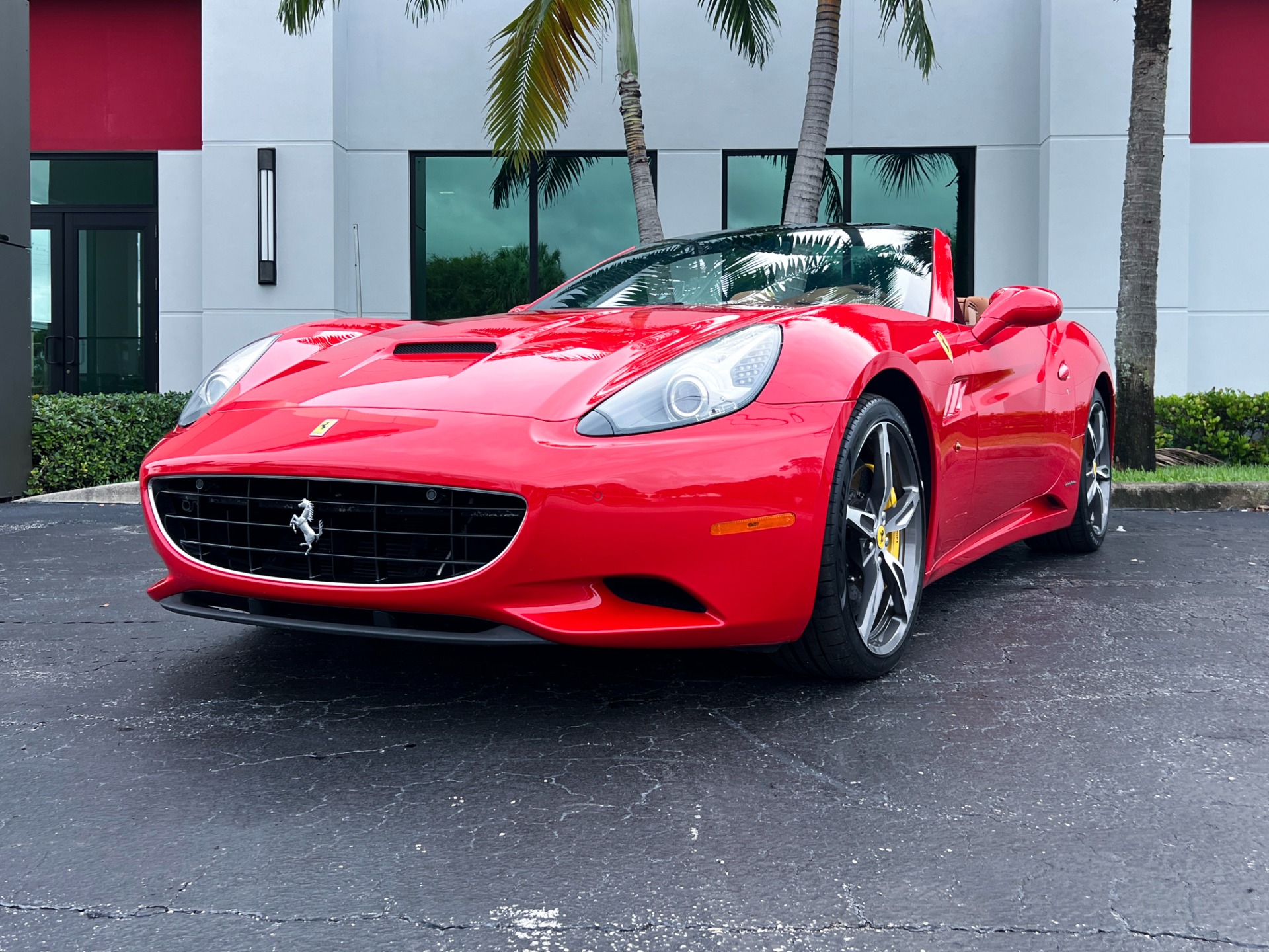 Used-2014-Ferrari-California