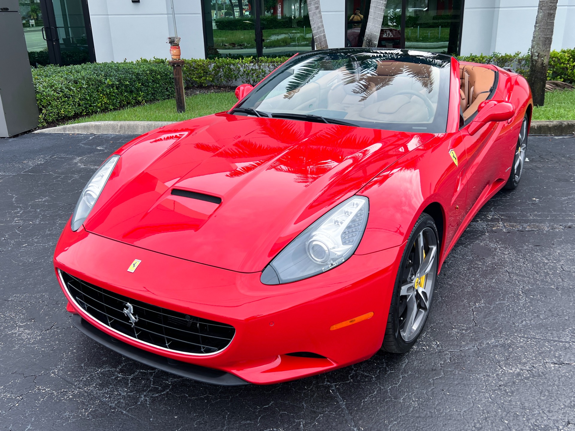 Used-2014-Ferrari-California