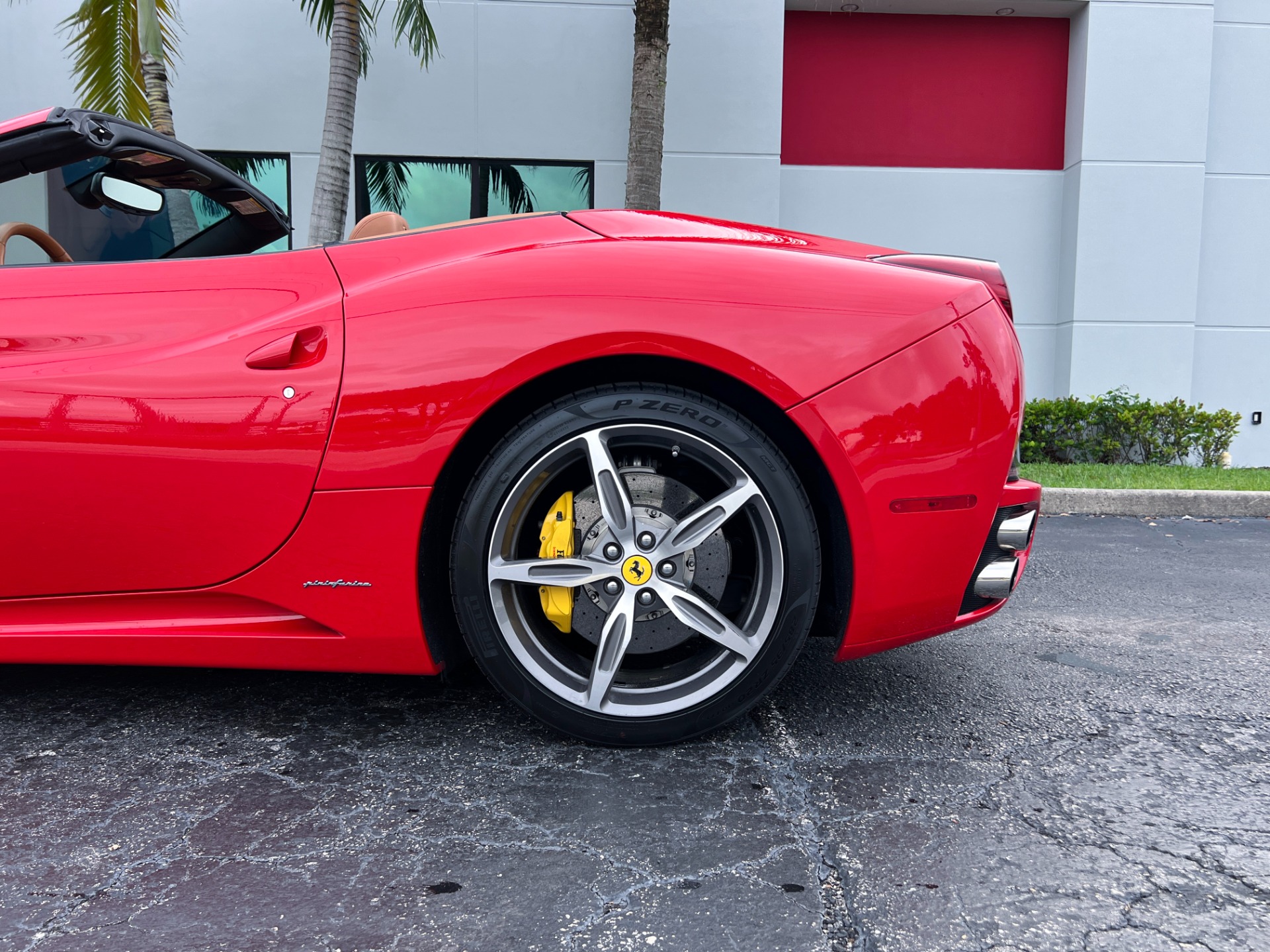 Used-2014-Ferrari-California