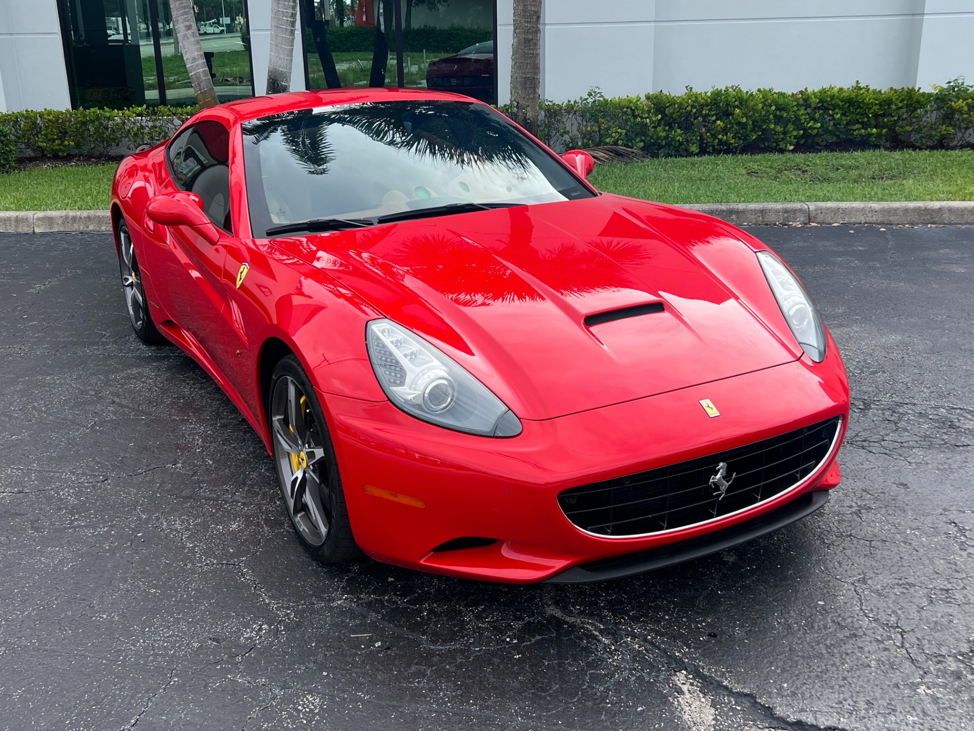 Used-2014-Ferrari-California