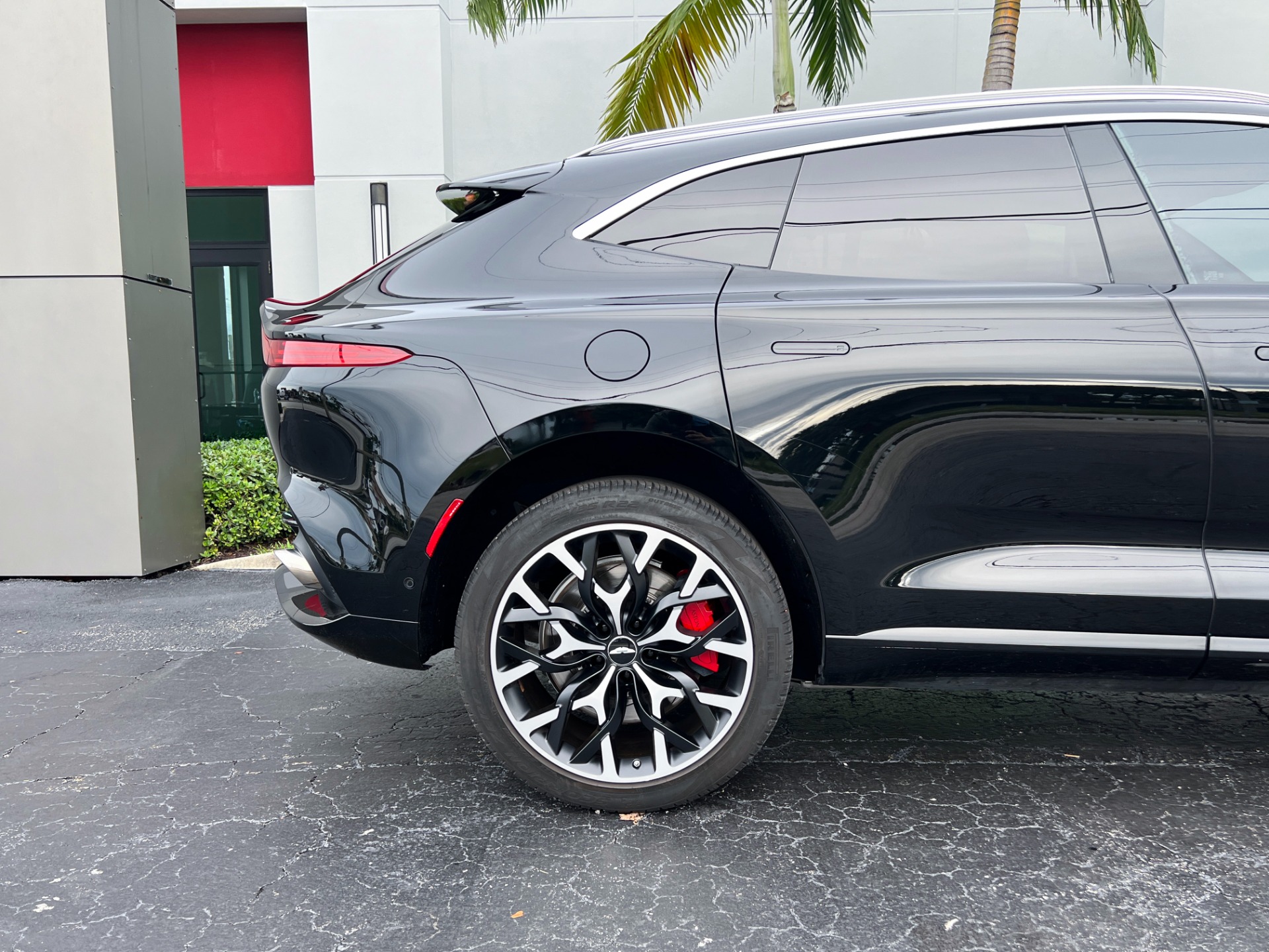 Used-2021-Aston-Martin-DBX
