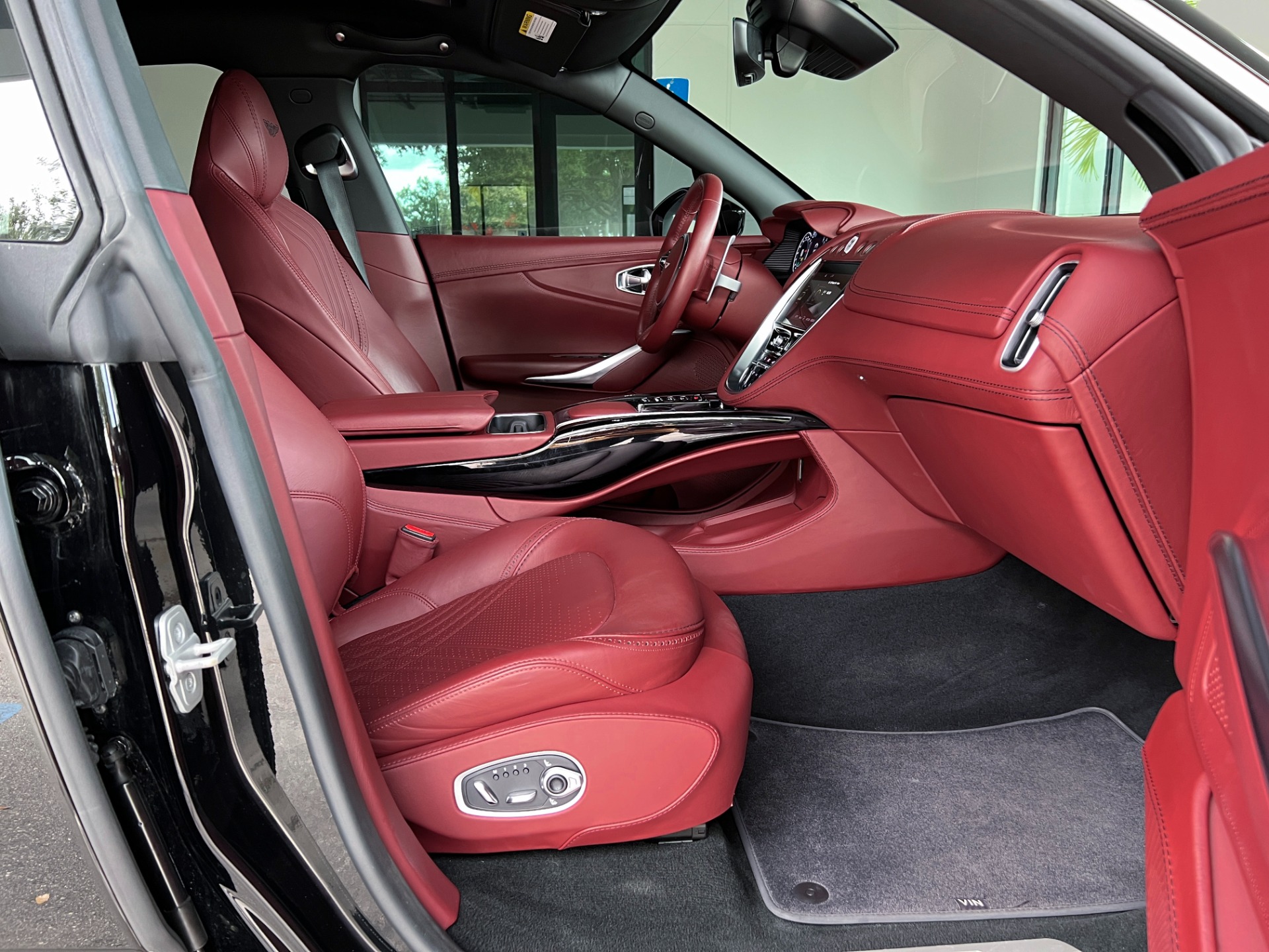Used-2021-Aston-Martin-DBX