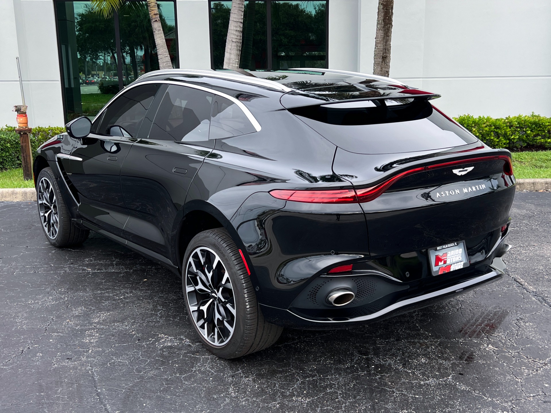 Used-2021-Aston-Martin-DBX