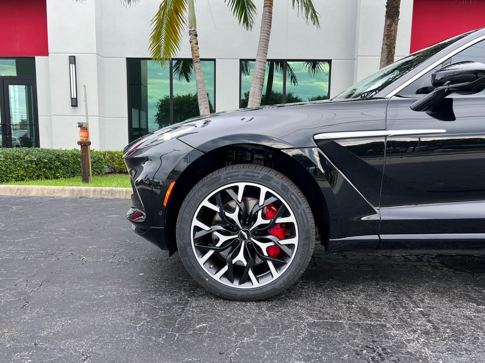 Used-2021-Aston-Martin-DBX