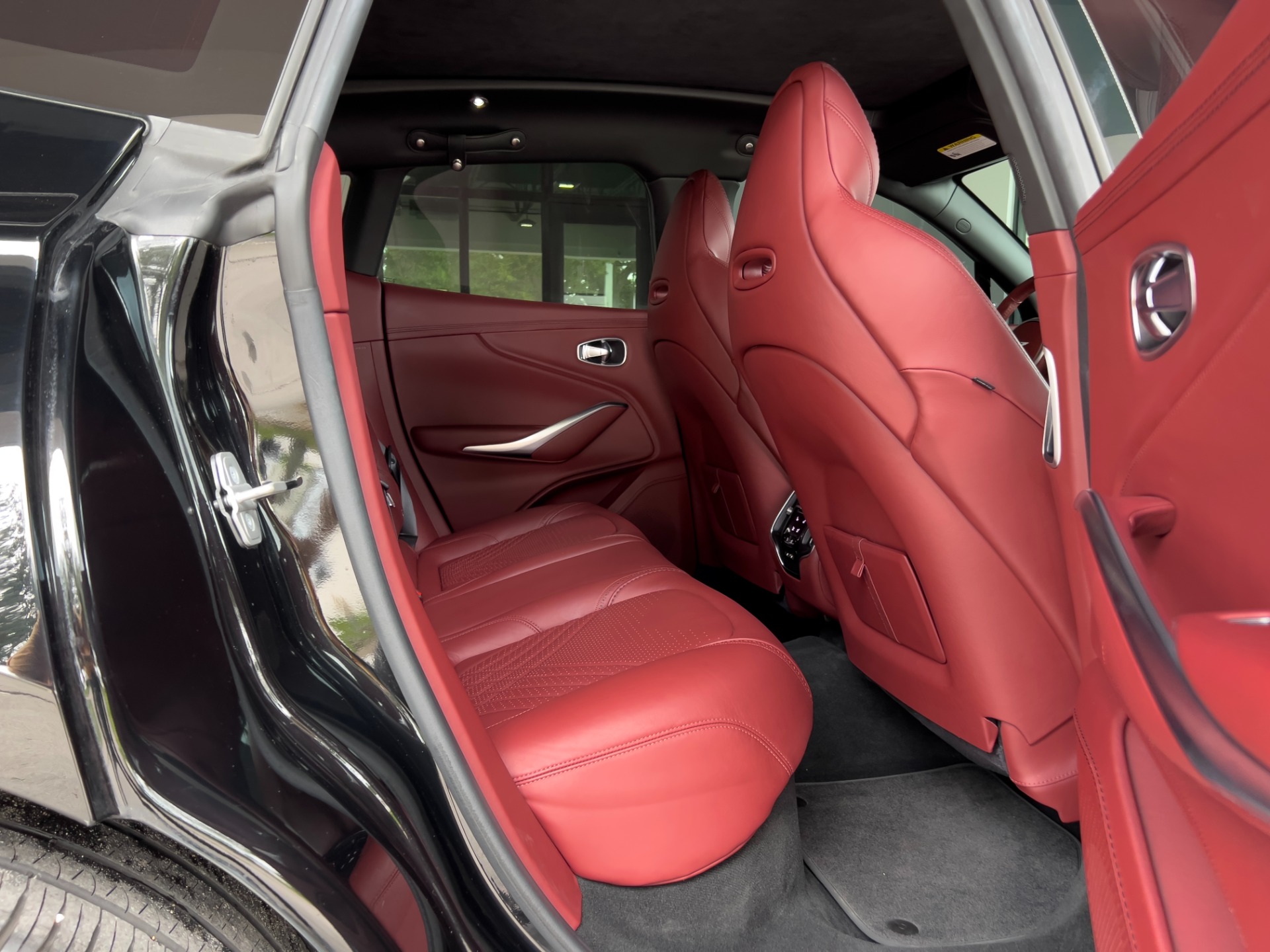 Used-2021-Aston-Martin-DBX