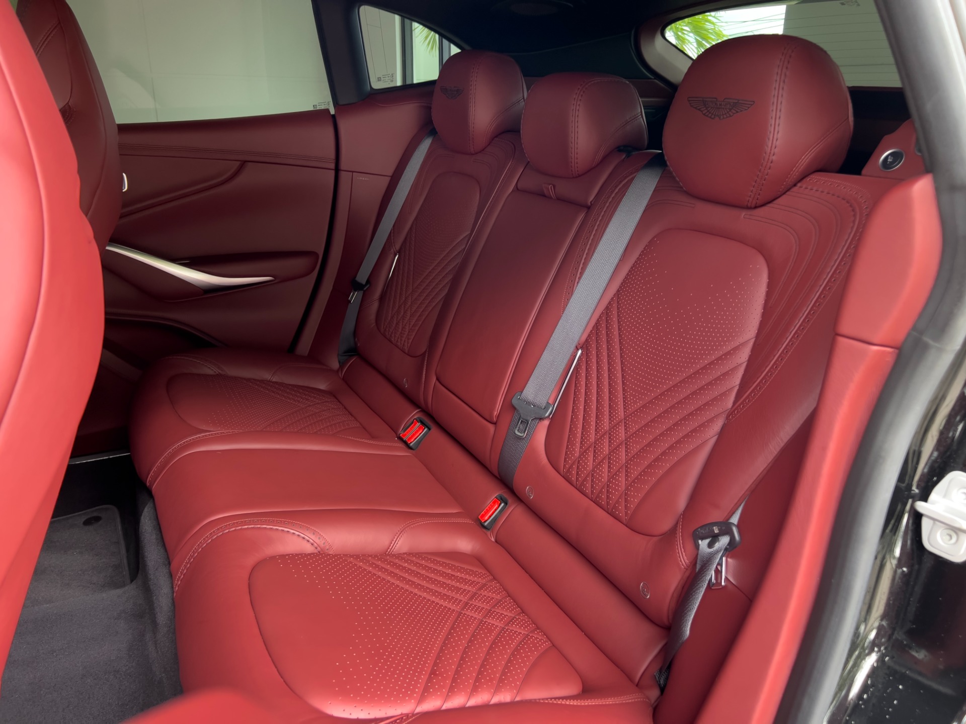 Used-2021-Aston-Martin-DBX