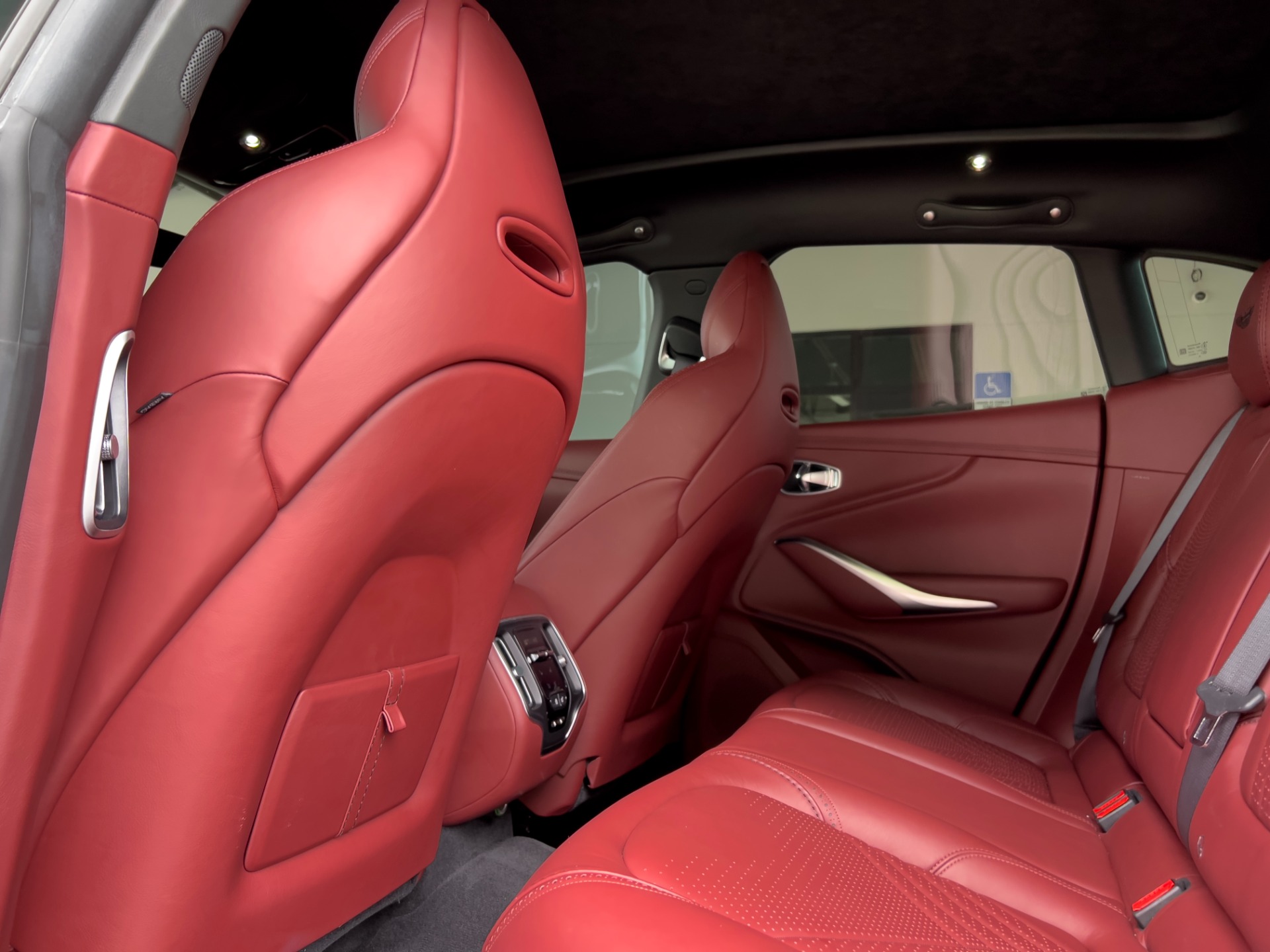 Used-2021-Aston-Martin-DBX