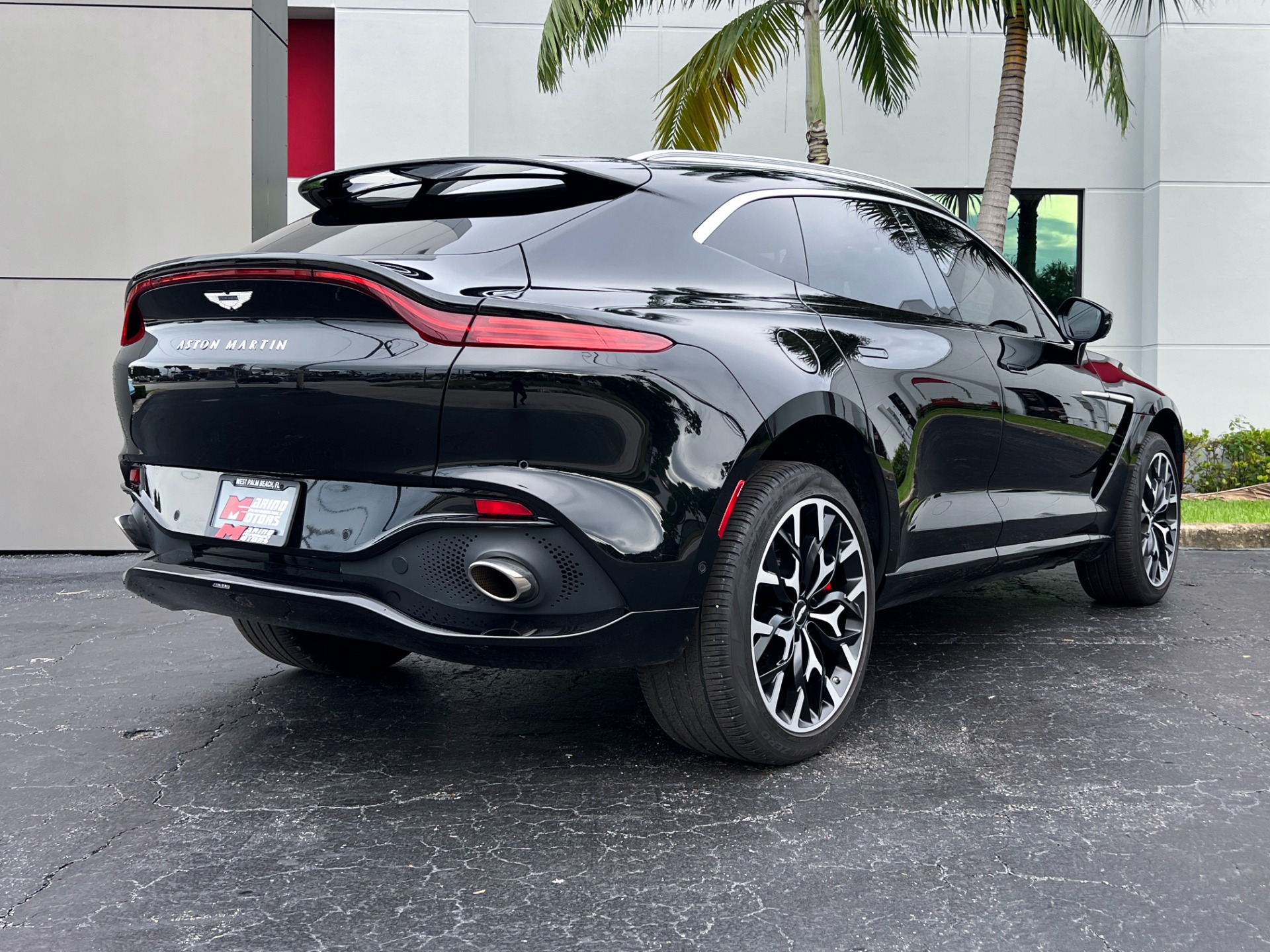 Used-2021-Aston-Martin-DBX